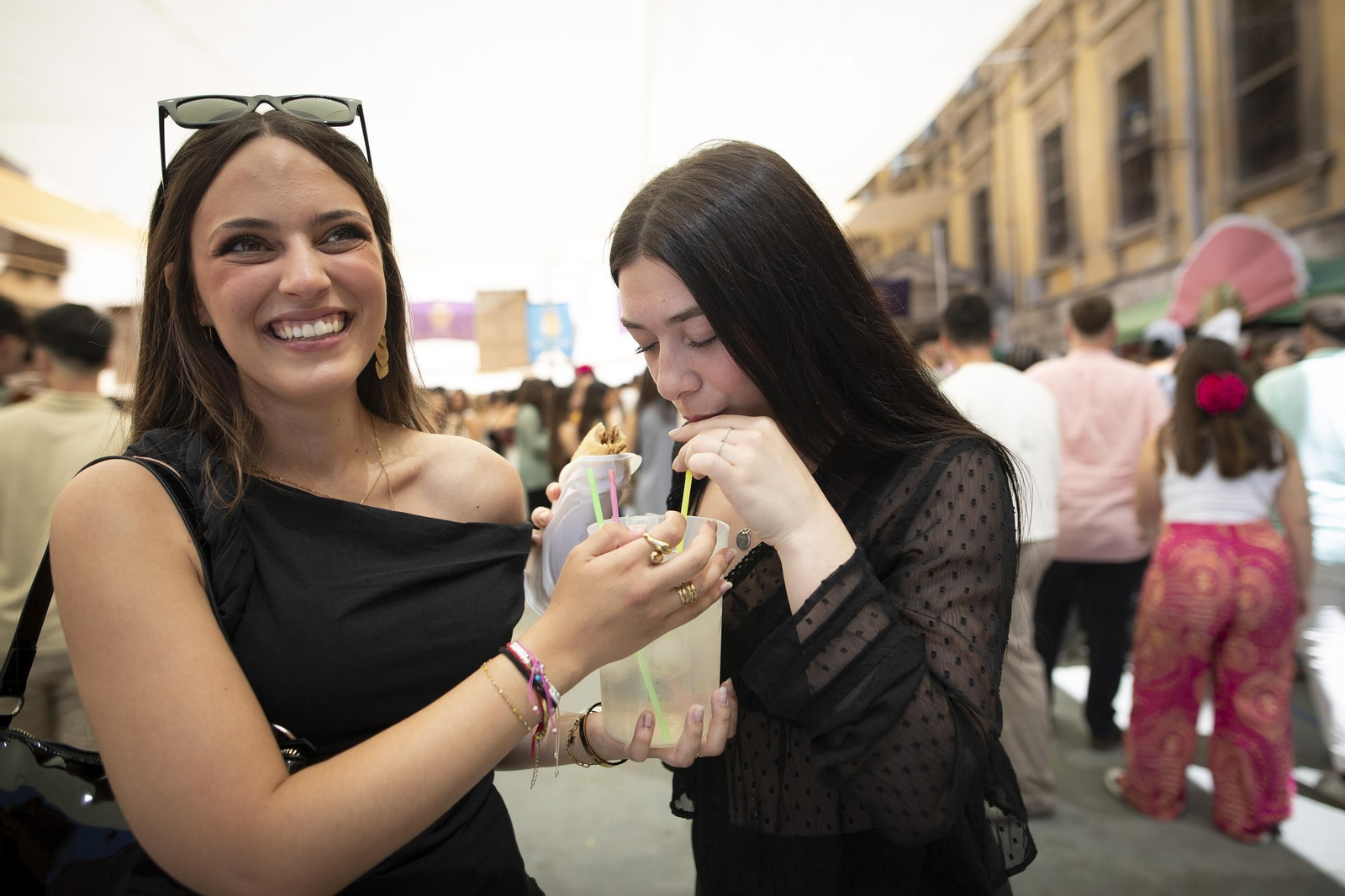Las mejores imágenes del inicio de las Cruces en Granada