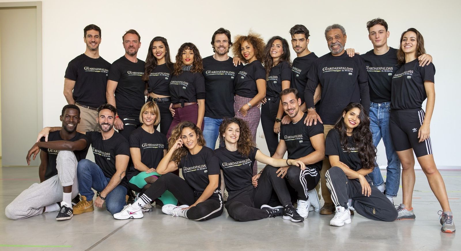 El elenco de 'El guardaespaldas', al completo.