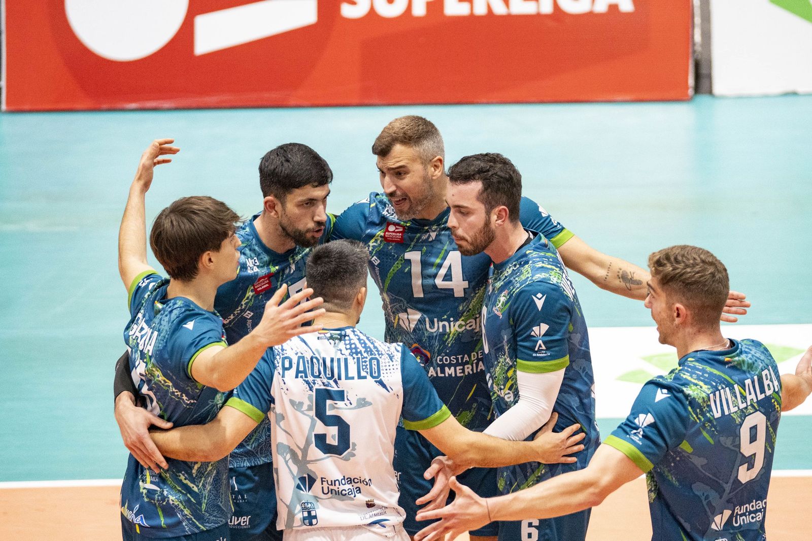 Las imágenes del partido entre Unicaja Costa de Almería y Pamesa Teruel de Superliga de voleibol