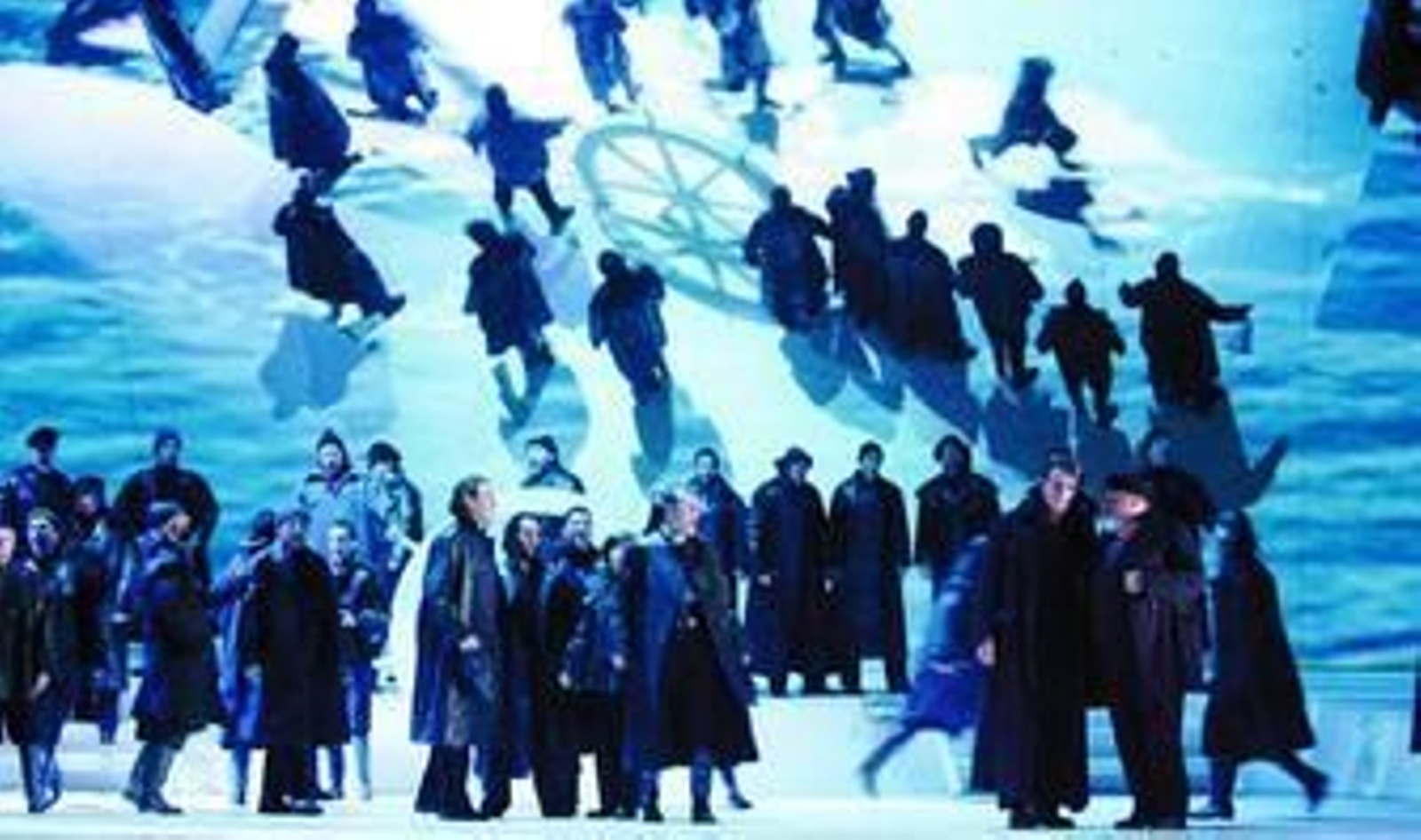 El juego de los espejos en la escenografía de Yannis Kokkos.