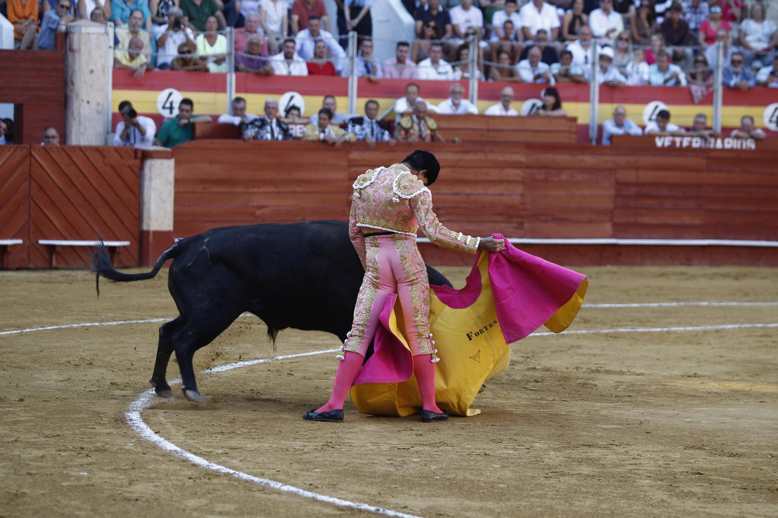 Las mejores imágenes de los toreros Fortes, Juan Ortega y David de Miranda en la Feria de Almería 2025