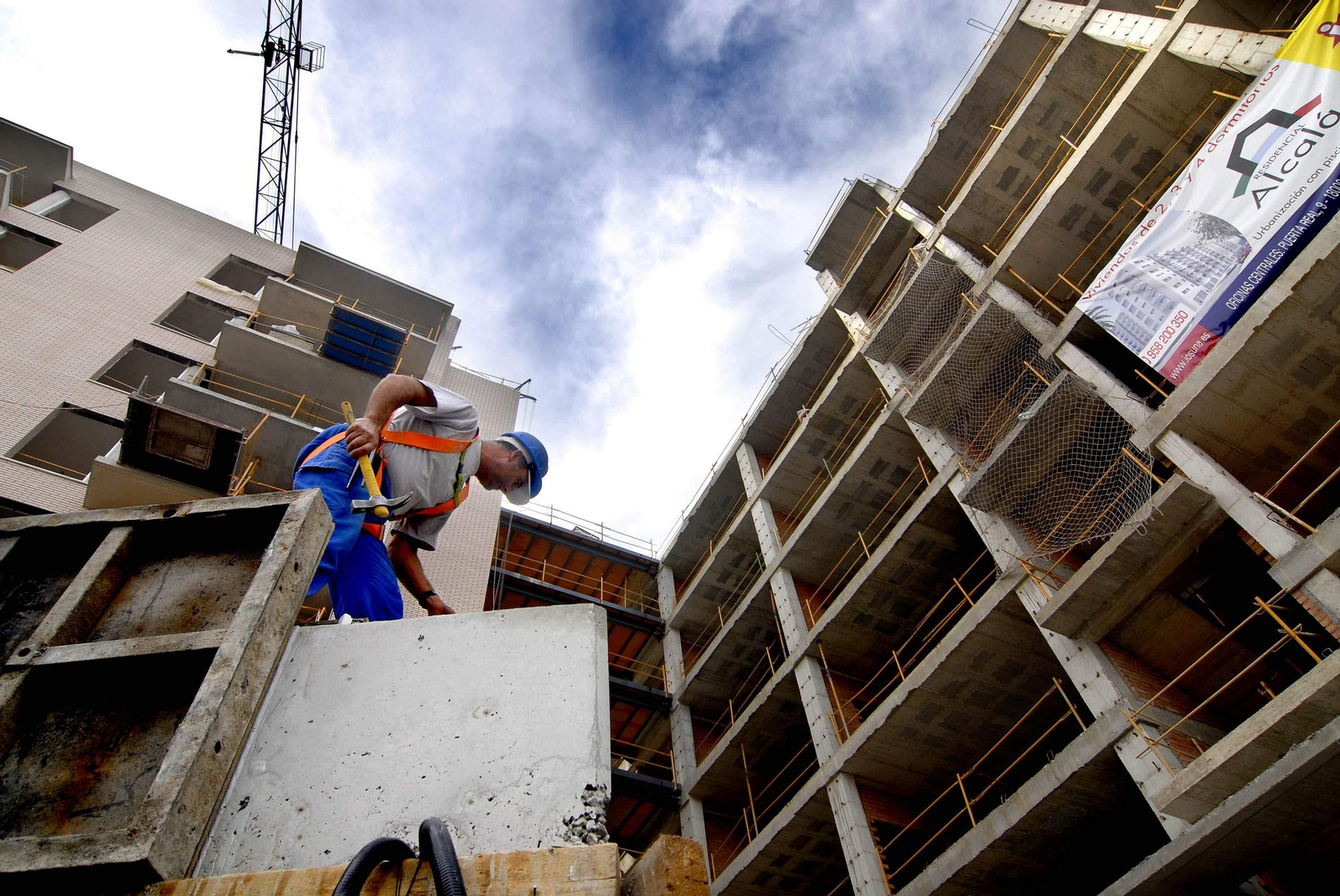 Los constructores, reincidentes en la lista de morosos