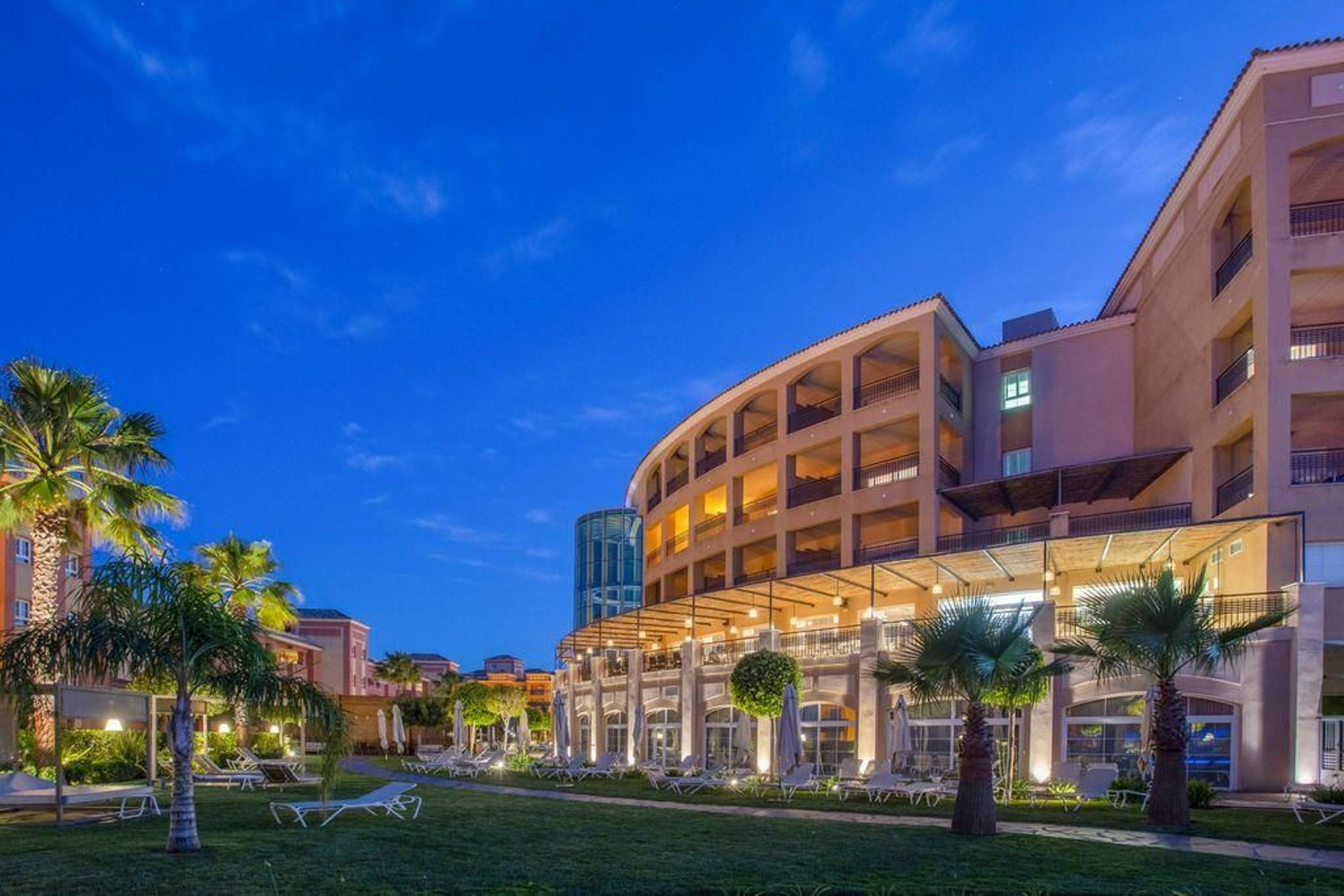 ¿Te gustaría vivir en un lujoso hotel y disfrutar de todos sus servicios? En esta playa de Huelva es posible ¿Te gustaría vivir en un lujoso hotel y disfrutar de todos sus servicios? En esta playa de Huelva es posible