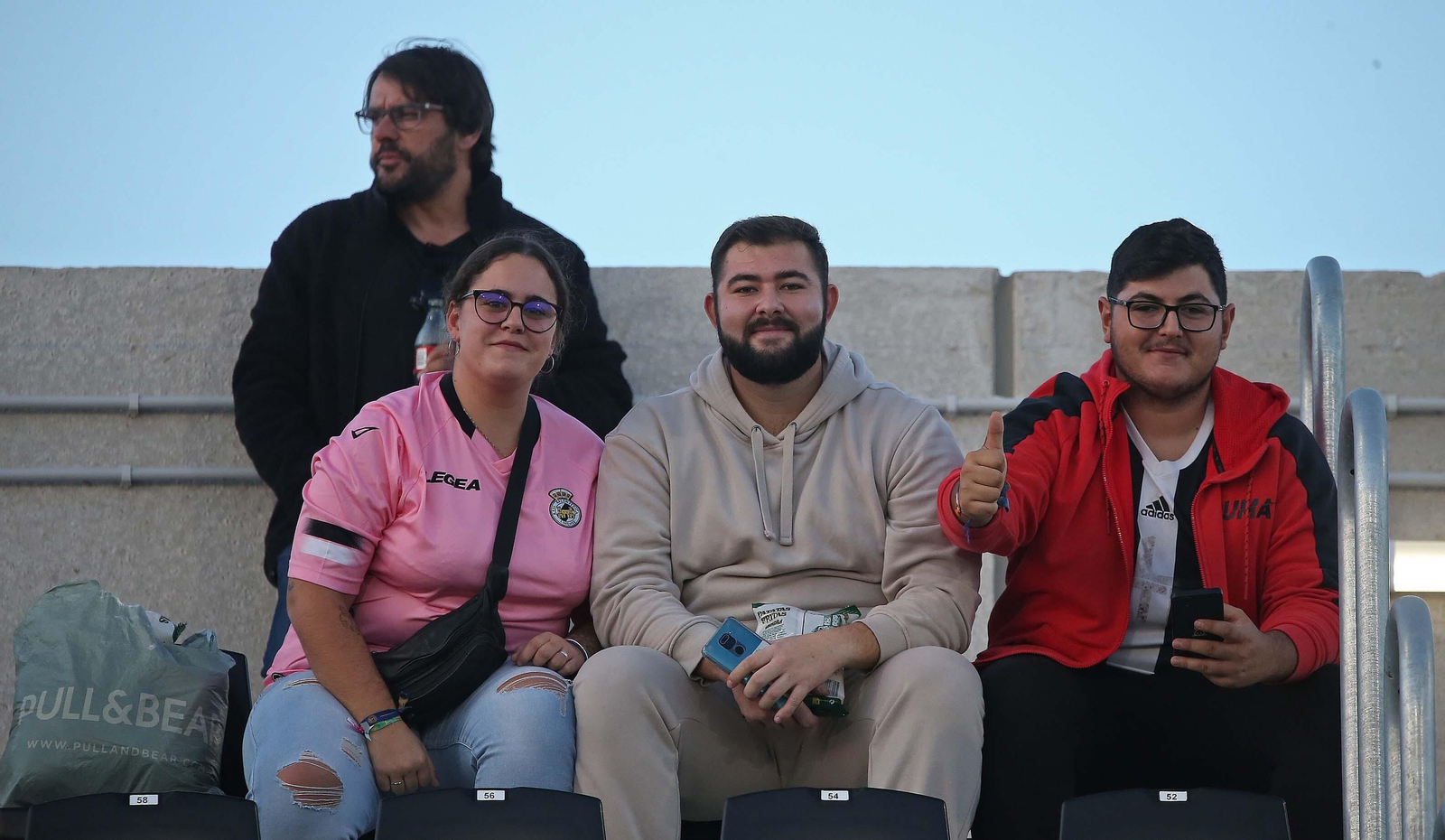 Búscate durante el Balona - Sevilla Atlético en el Ciudad de La Línea