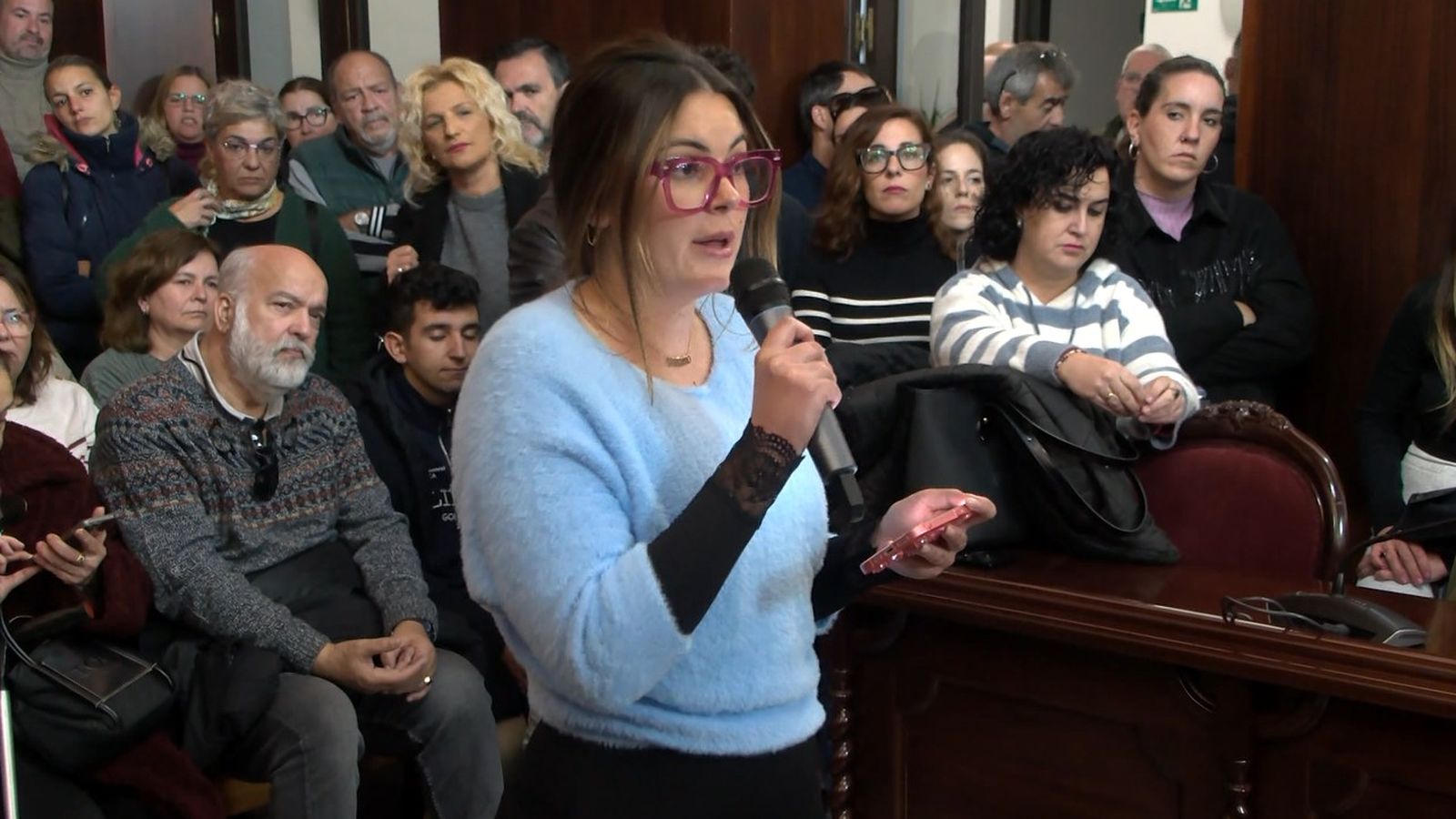 Blanca Navarro, vecina de Miramar, en el pleno del Ayuntamiento de Puerto Real