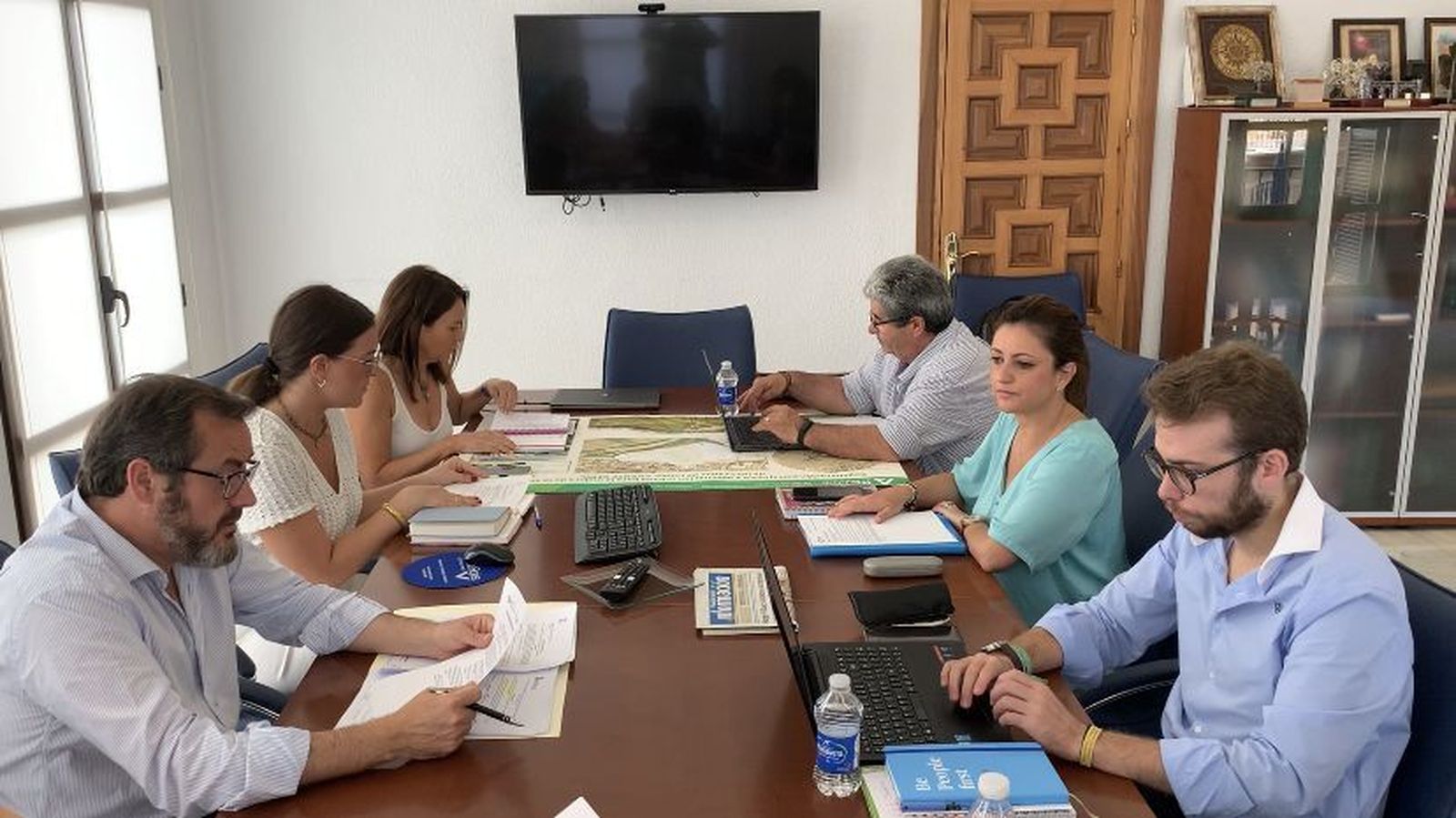 Un momento de la junta de gobierno local del Ayuntamiento de Puente Genil.