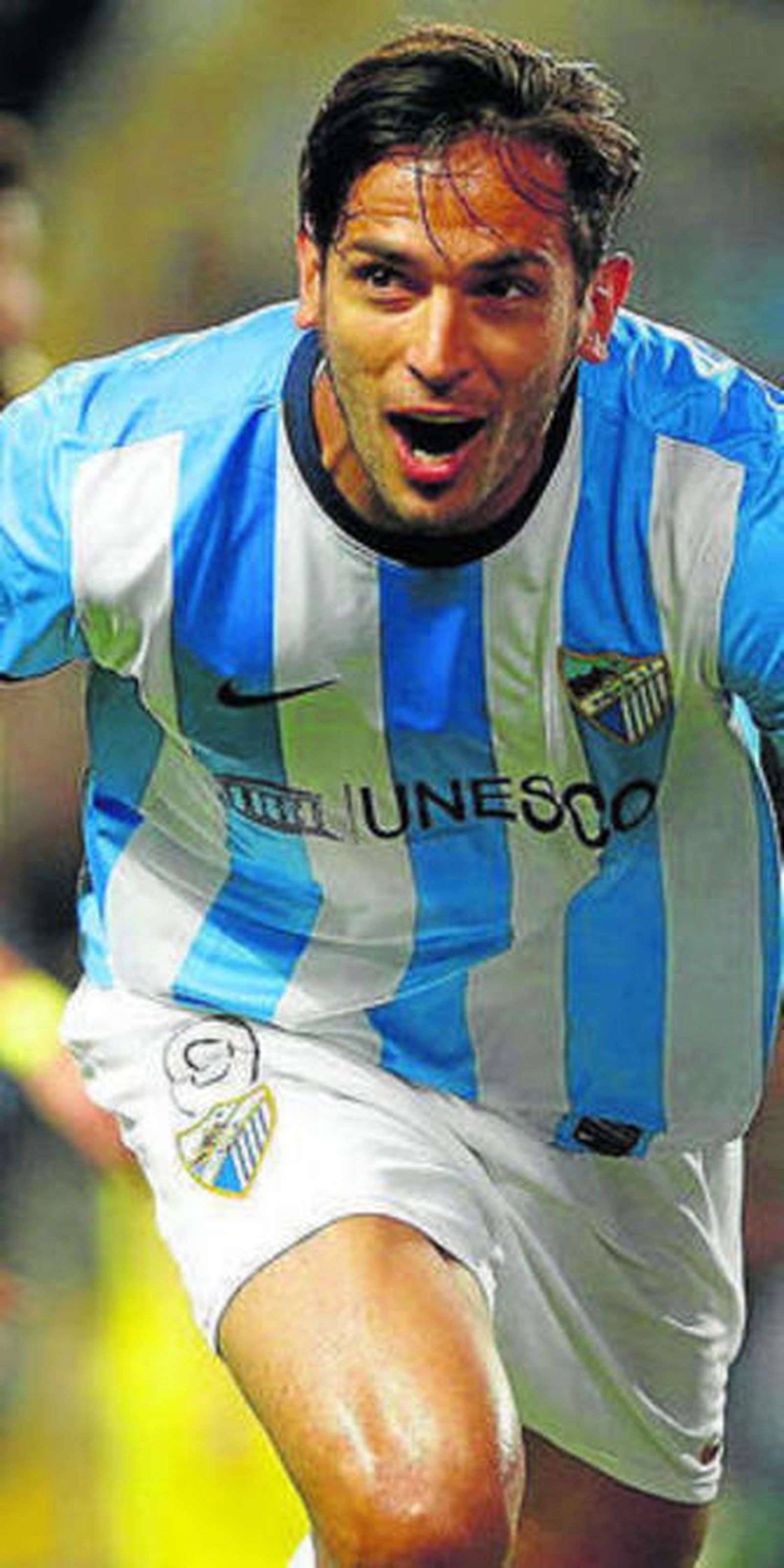 Santa Cruz celebra el primer gol.