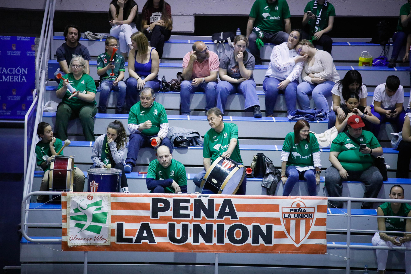 Imágenes del Unicaja Almería frente al conjunto valenciano de voleibol