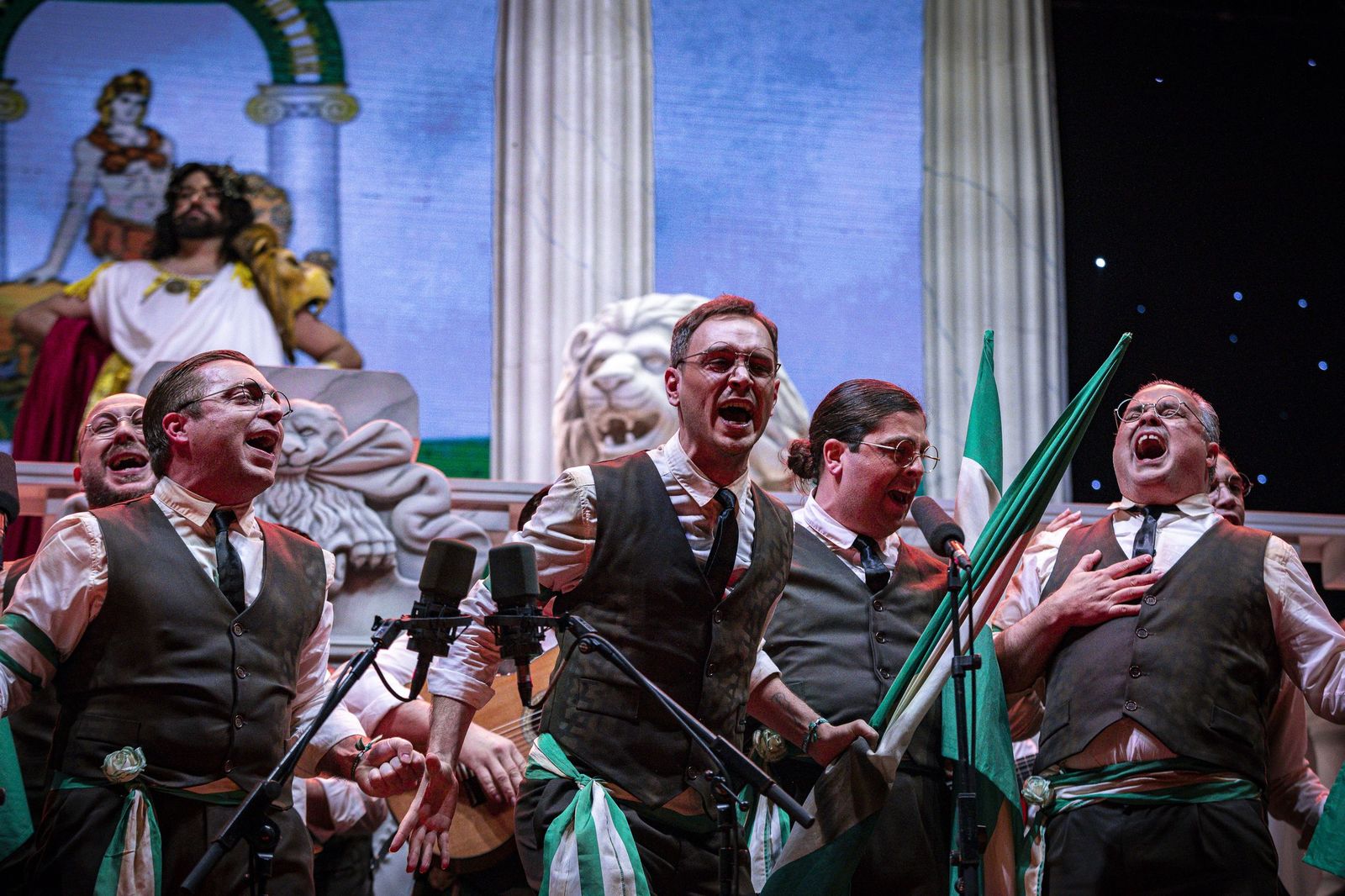 Las imágenes del pregón y la boda de Manu Sánchez en el Carnaval de Cádiz 2026