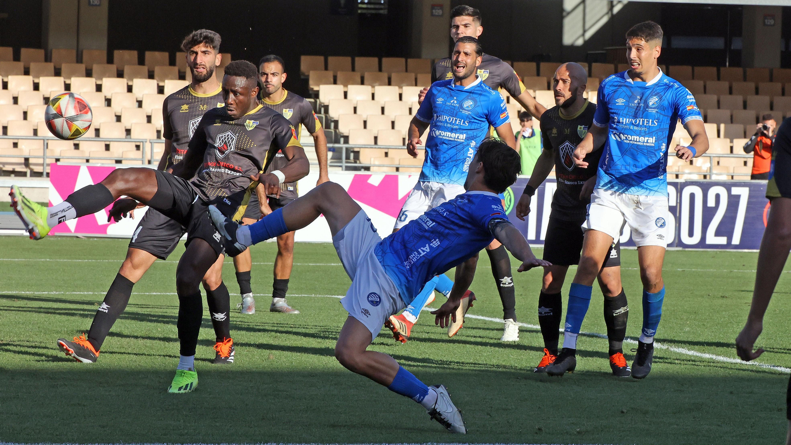 Imágenes del Xerez DFC - Conil CF en Chapín