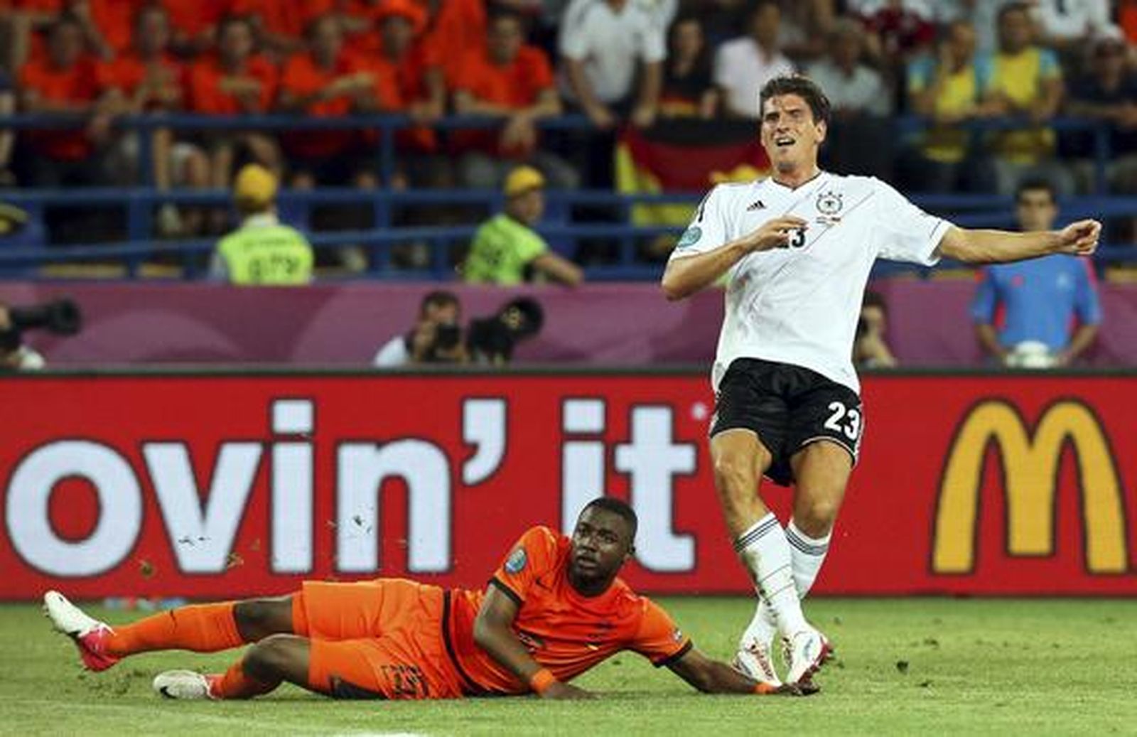 Alemania da un golpe en la mesa al vencer 1-2 a Holanda.

Foto: EFE