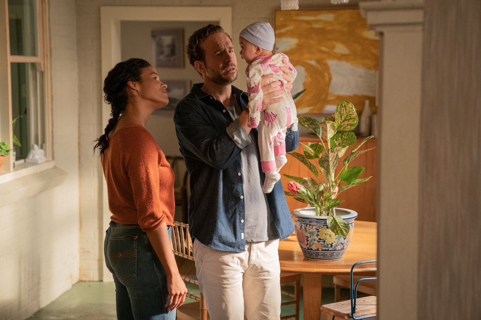 Una imagen de la comedia romántica australiana 'Un pequeño contratiempo'.