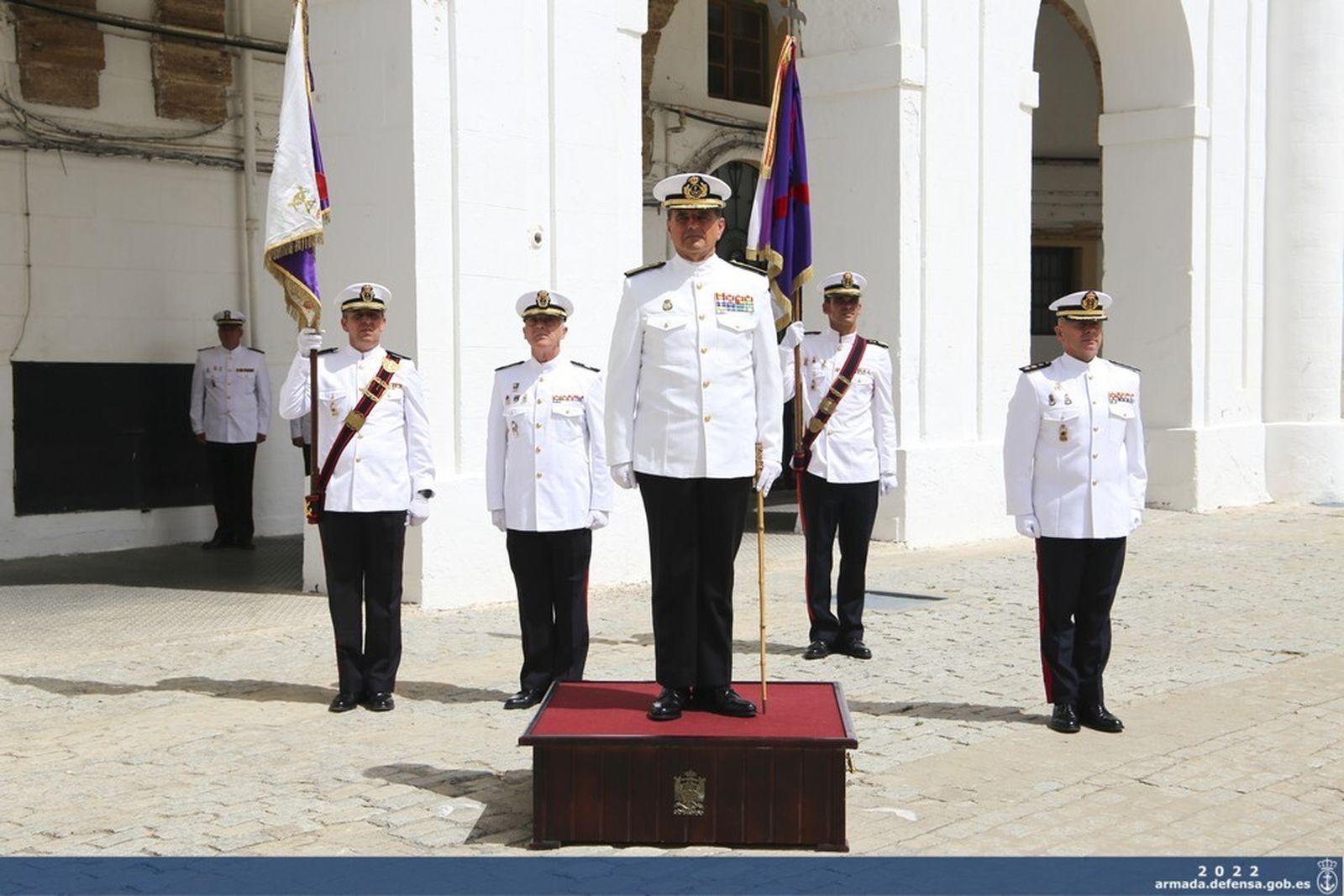 El general Pérez-Urruti se despide del Tercio del Sur en San Fernando.