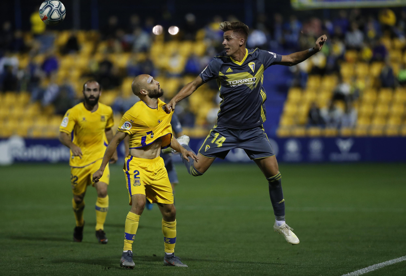 Alejo, en pugna con Laure.