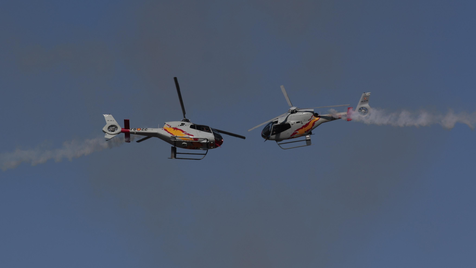 Imágenes de la exhibición aérea en Tablada con motivo de su centenario