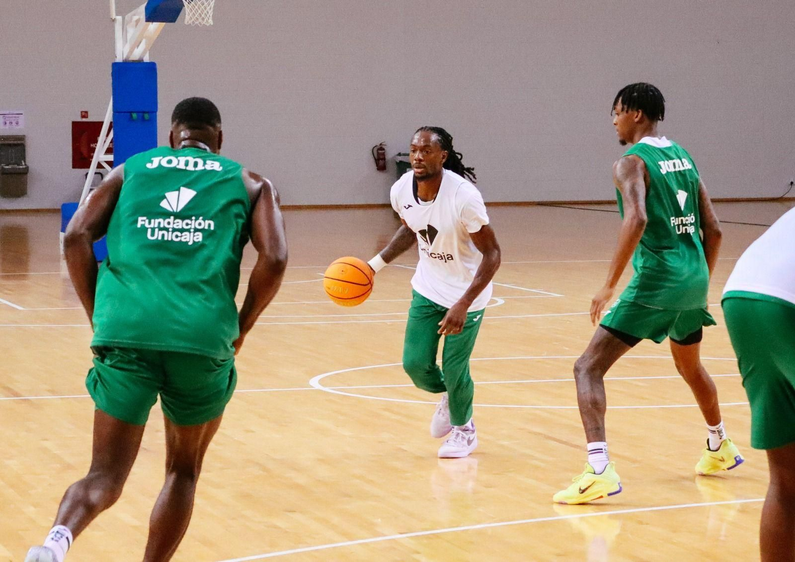 El Unicaja, trabajo y descanso en su tercer día en Singapur El Unicaja, trabajo y descanso en su tercer día en Singapur