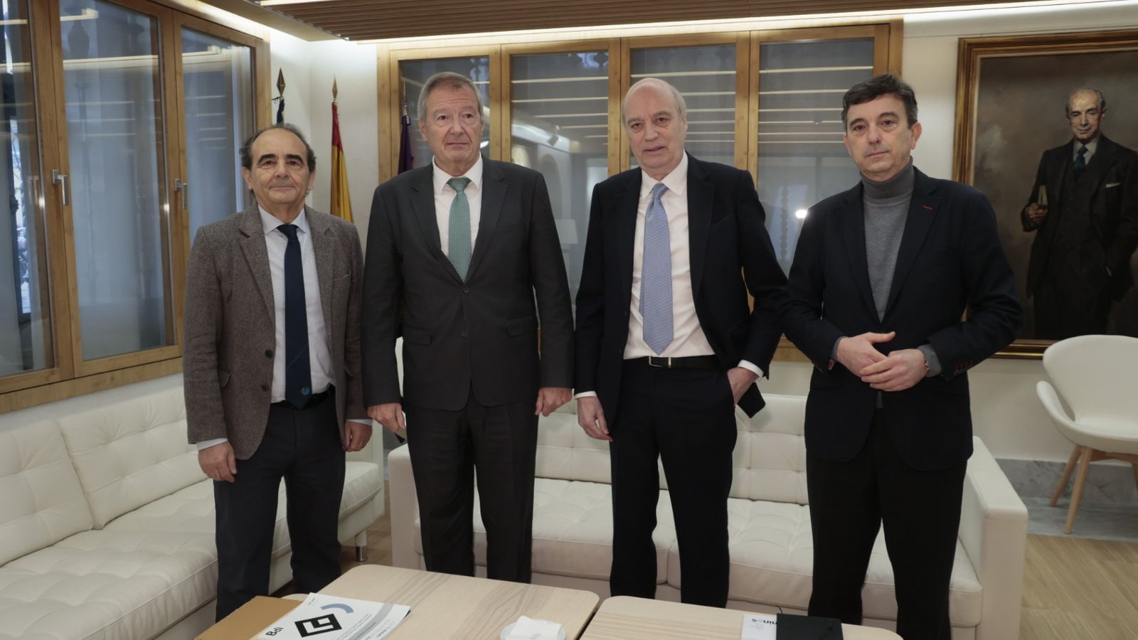 De izquierda a derecha, Miguel Ángel Carrillo (presidente del Colegio de Ingenieros de Caminos); Ignacio Barrón (presidente de la CIAF); Ricardo Martín de Bustamante (vicepresidente) y Juan José Martínez López (secretario general).  