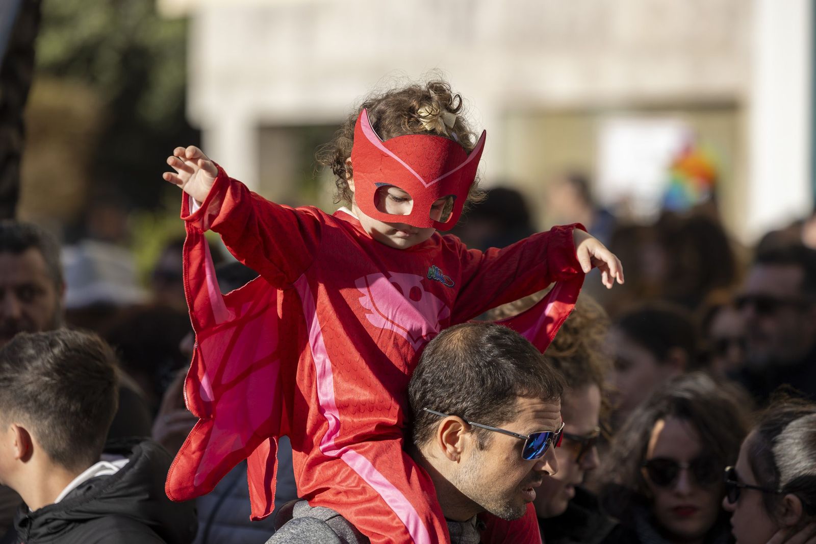 Las mejores imágenes de la Cabalgata del Carnaval de Cádiz 2026