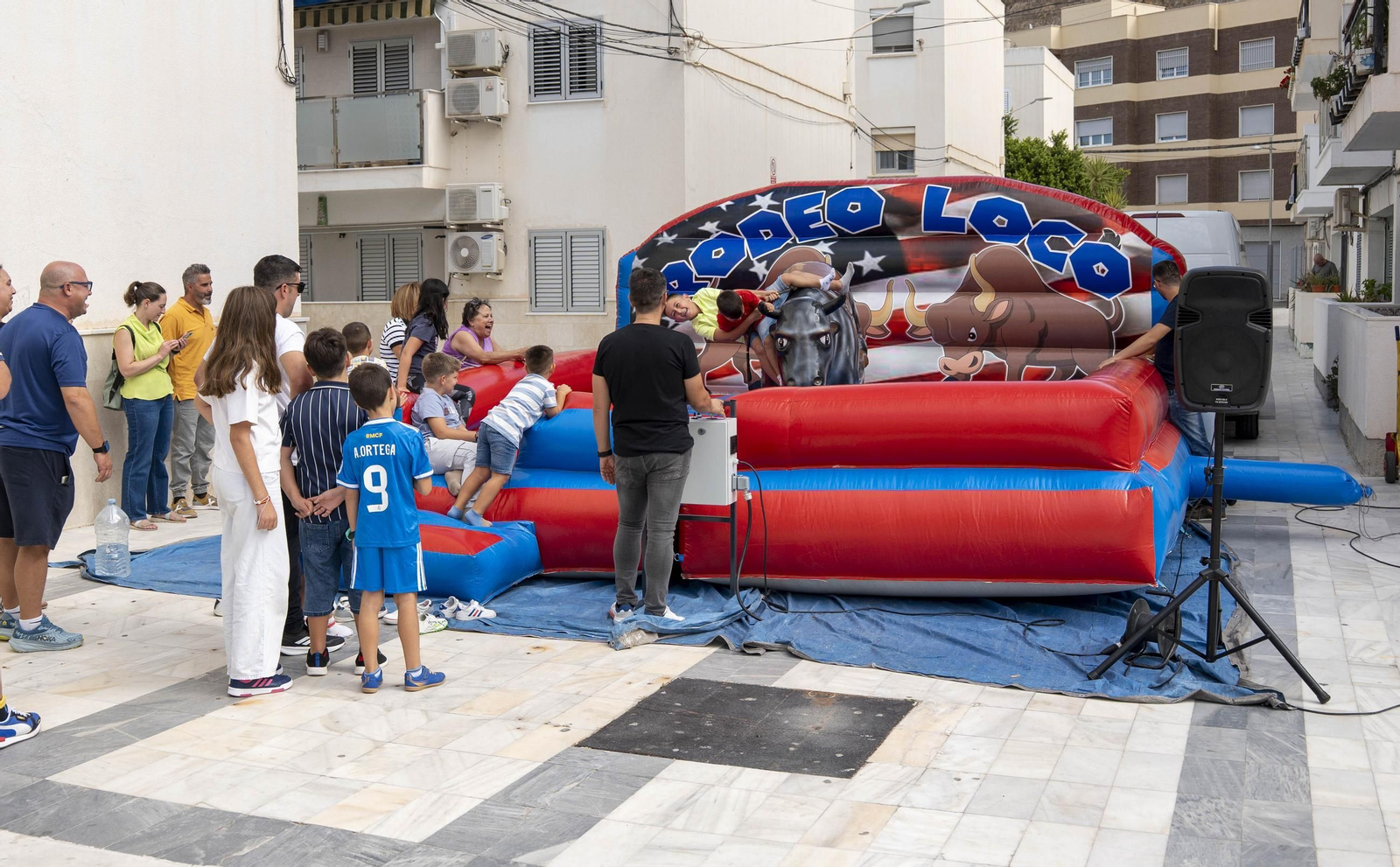 Las imágenes del taller de toros para niños y toro mecánico en Macael