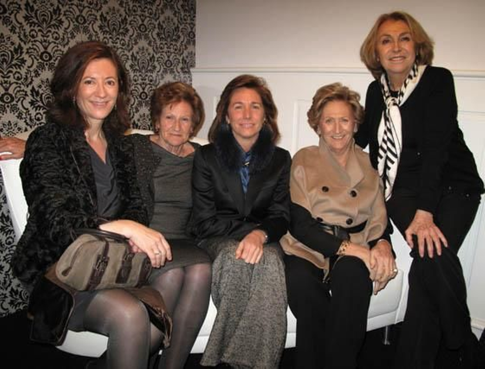 Lola Fernández, María Luisa Franco, Carmen Núñez, Marisol García Arizti y Lali Vives (Loewe Sevilla).

Foto: Victoria Ramírez