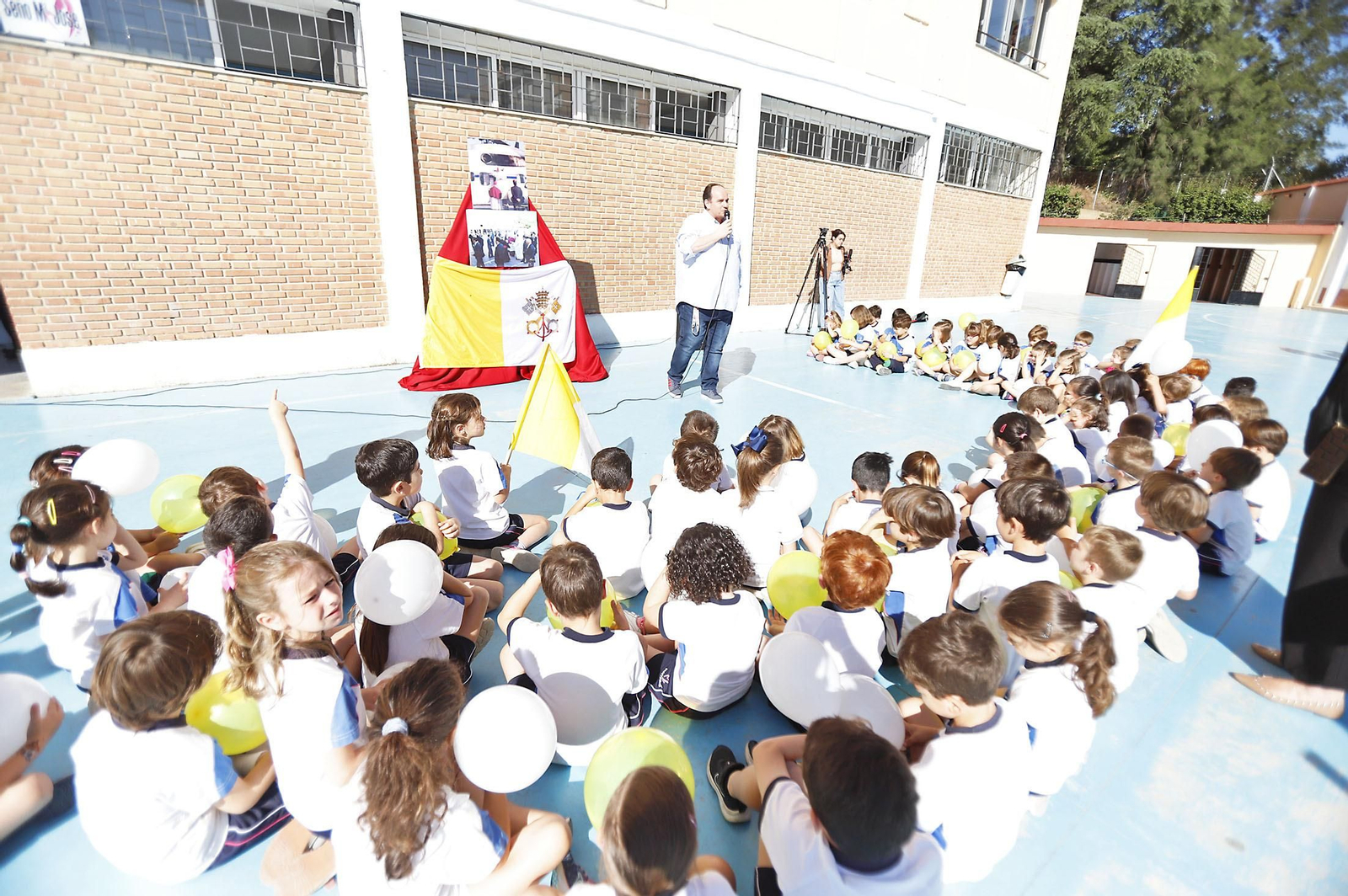La Asociación de Antiguos Alumnos Maristas Huelva, Ademar, realiza un acto conmemorativo sobre la visita de Juan Pablo II