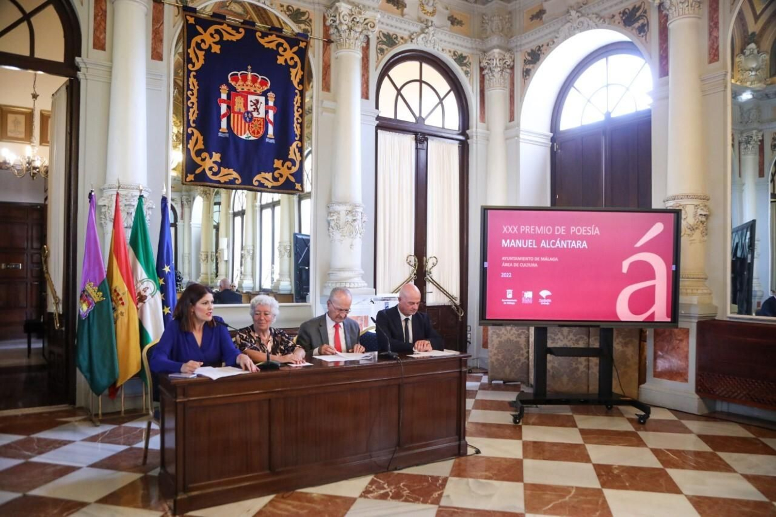 Presentación del fallo del jurado del Premio Manuel Alcántara en el Salón de los Espejos.