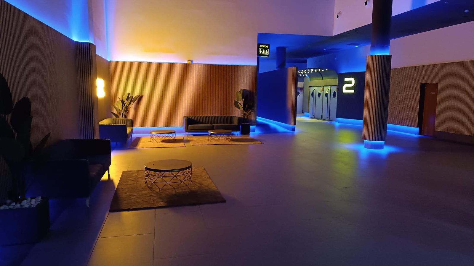 Remodelación del vestíbulo de los cines del San Fernando Plaza