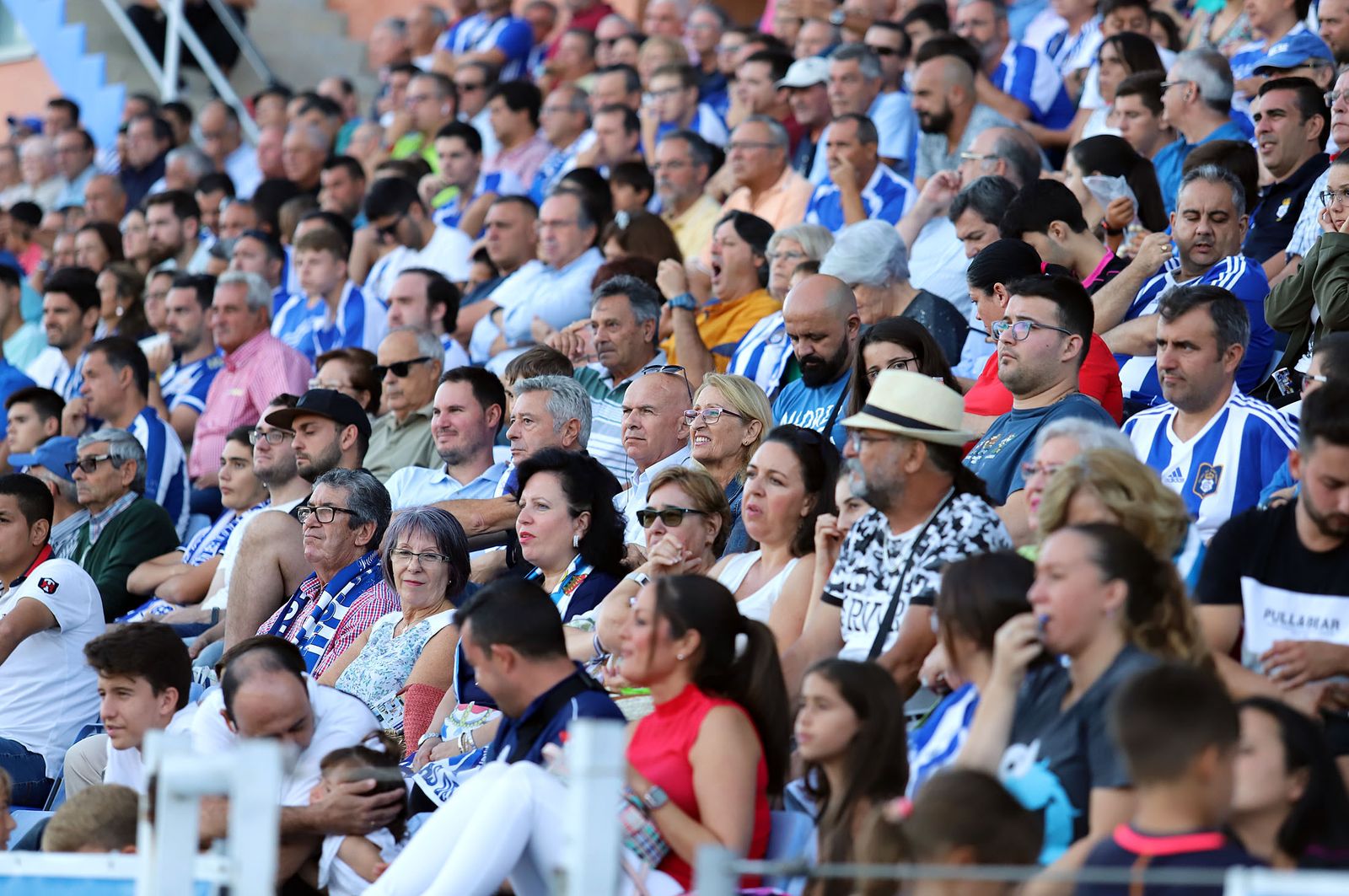 Imágenes del mejor ambiente en el Estadio Nuevo Colombino