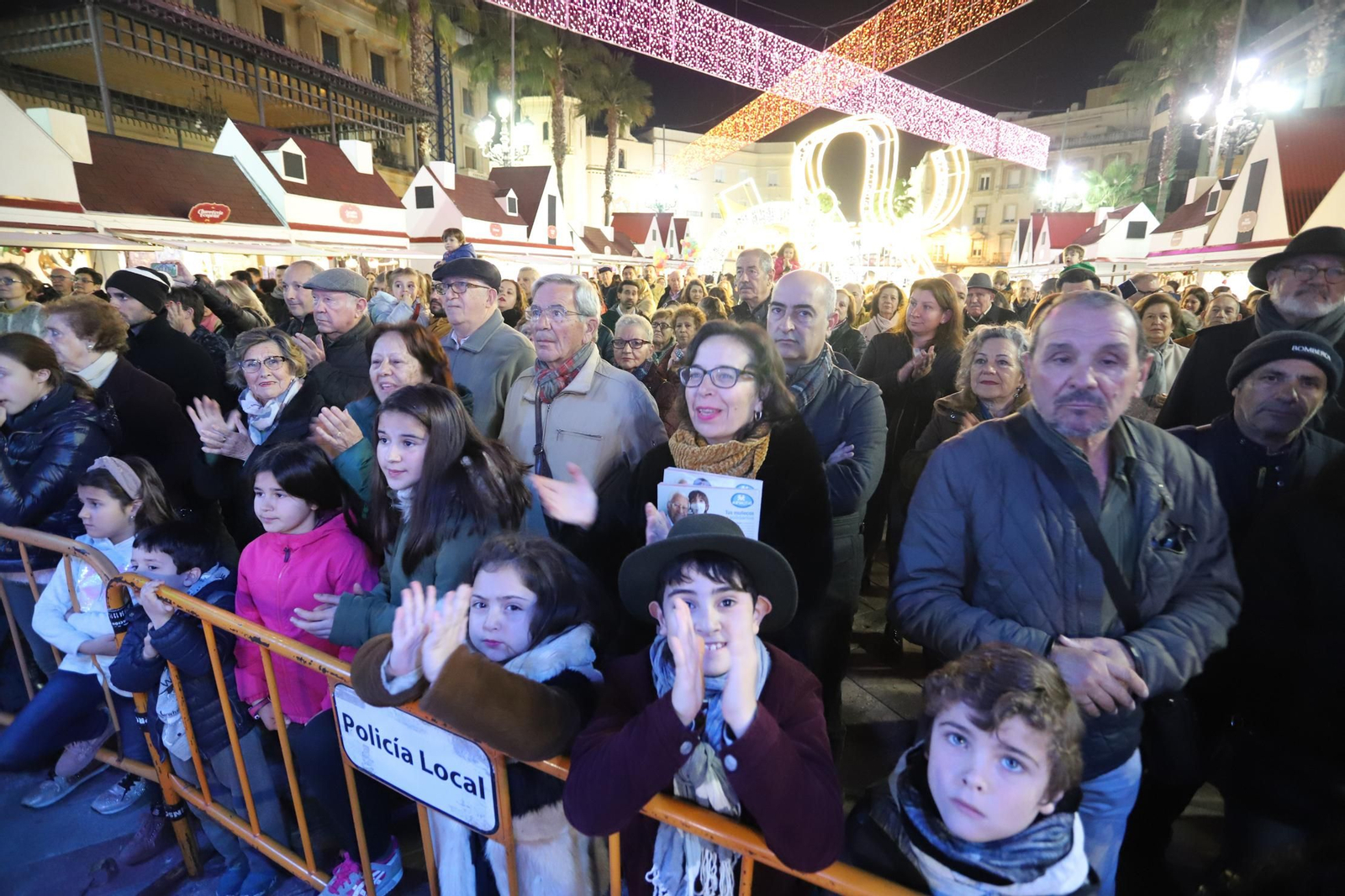 Imágenes del Cuentacuentos de Huelva Información con el alcalde Gabriel Cruz