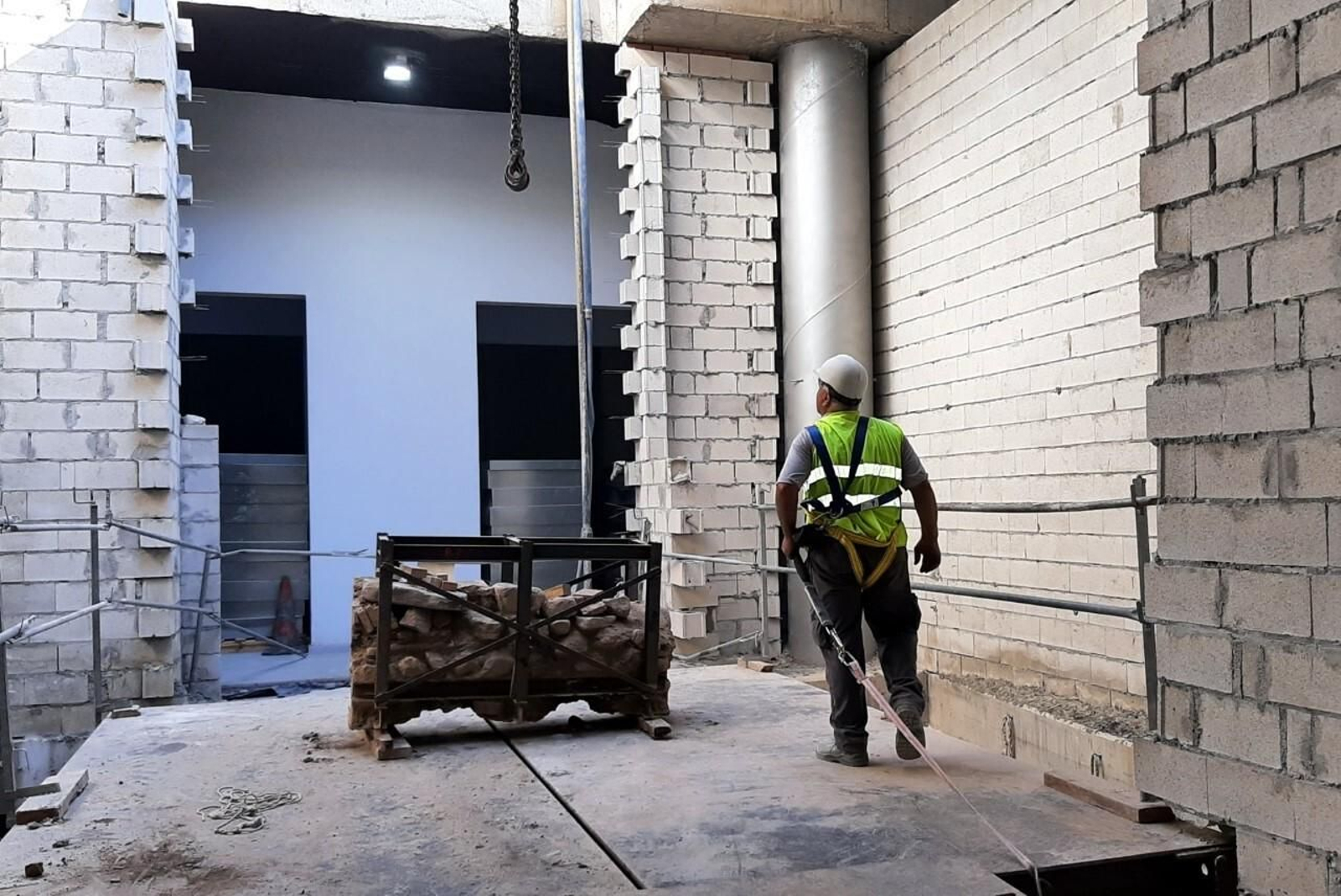 Traslado de restos arqueológicos de las obras de Metro de Málaga a su ubicación final