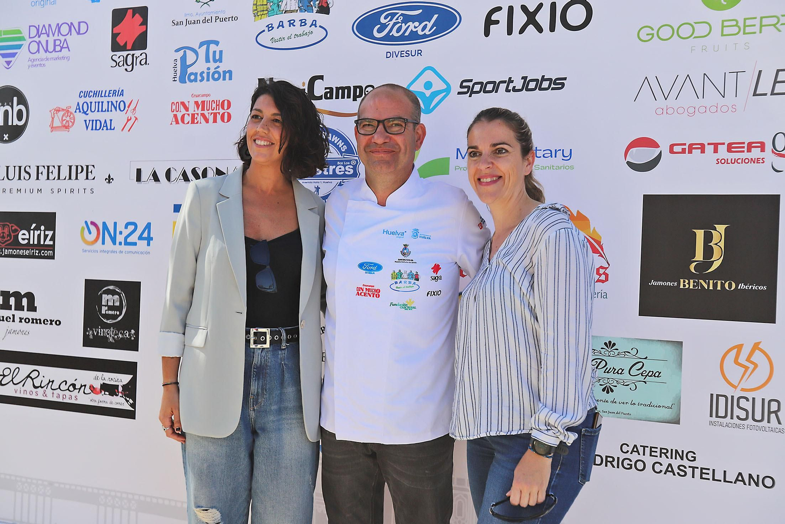 Imágenes del inicio del intento de conseguir el récord Guinnes de cortar jamón en Huelva