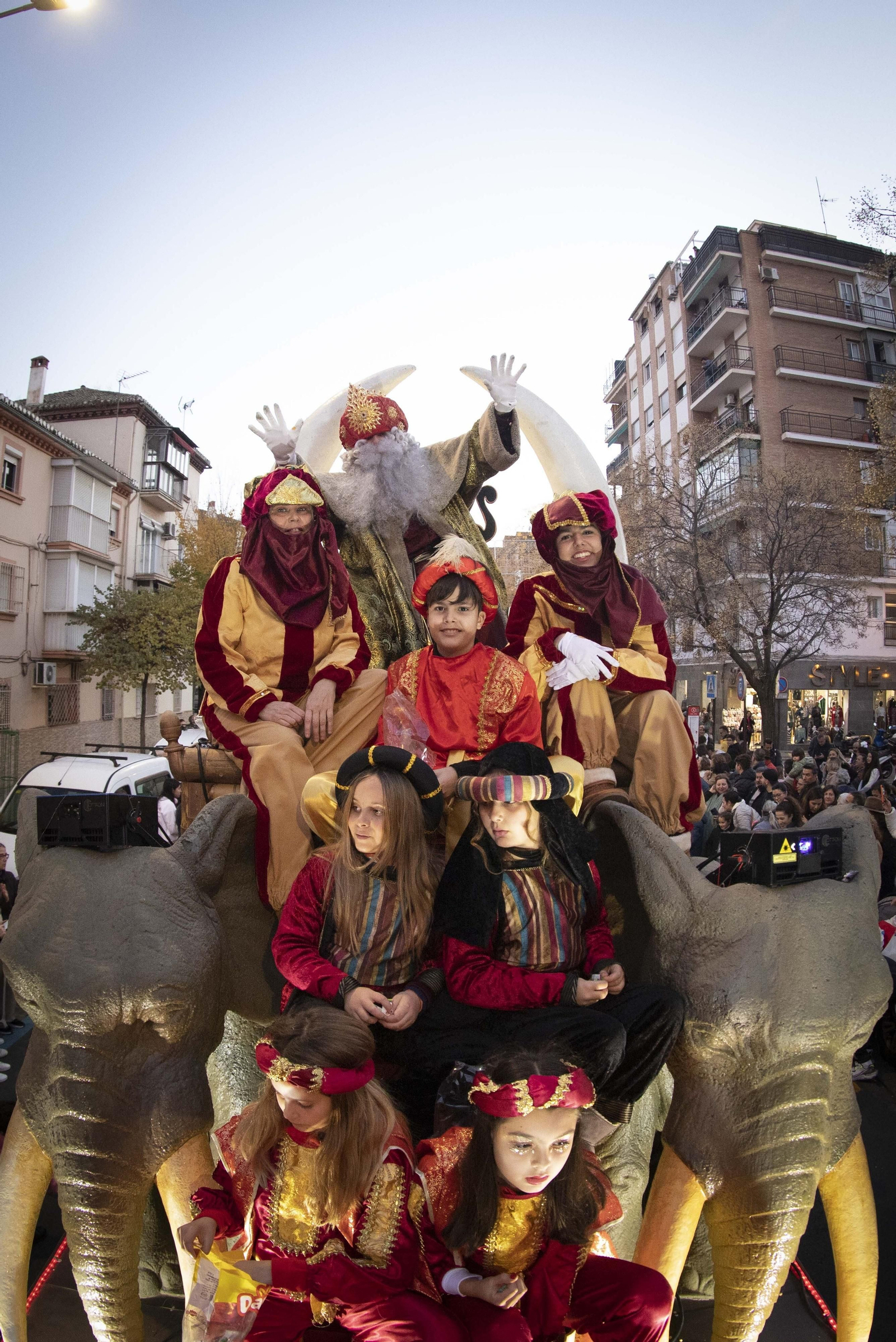 La cabalgata de los Reyes Magos de Granada, en imágenes