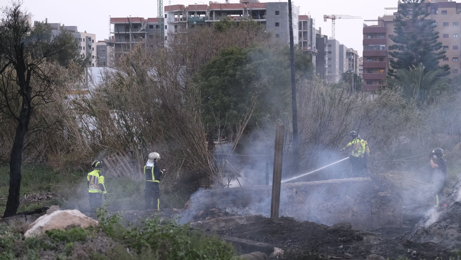 Fotogalería incendio descampado Vega de Acá. Almería
