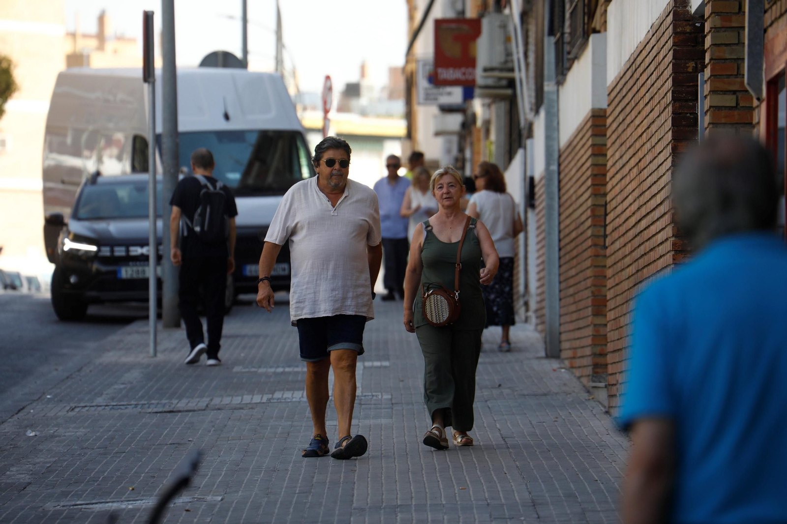 Un paseo por el barrio de Fátima una mañana de verano en Córdoba, en imágenes