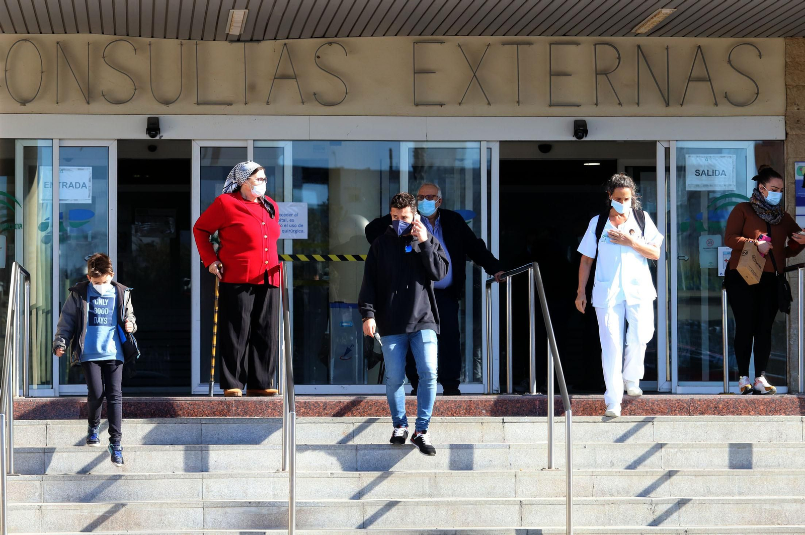 Inmediaciones del Hospital Juan Ramón Jiménez.