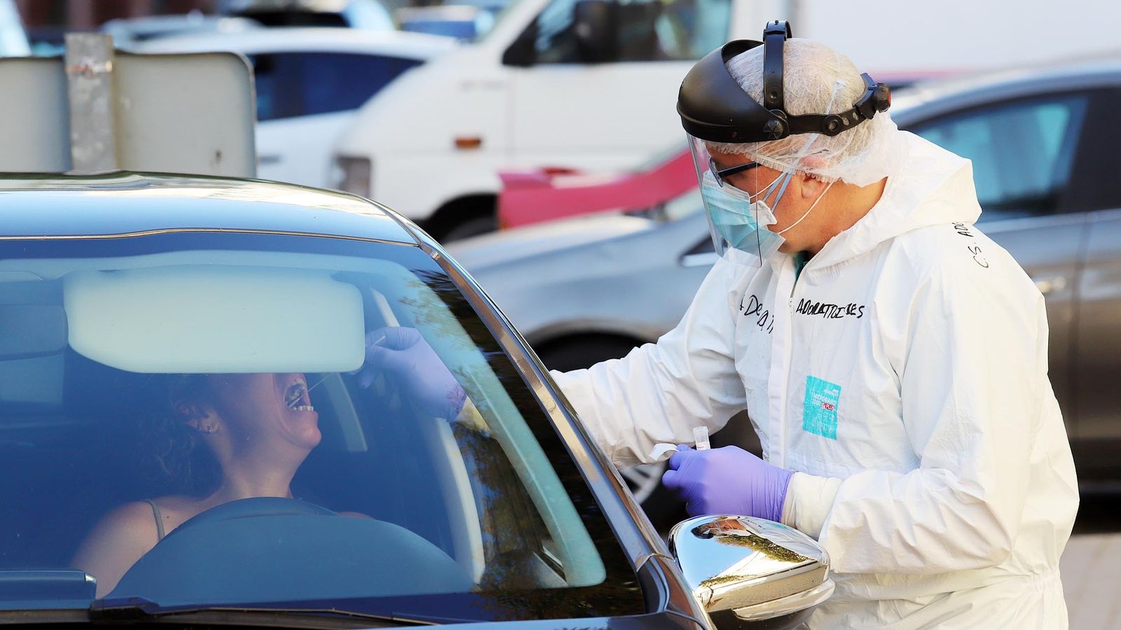 Punto 'Auto-Covid' en el centro de salud de Adoratrices.