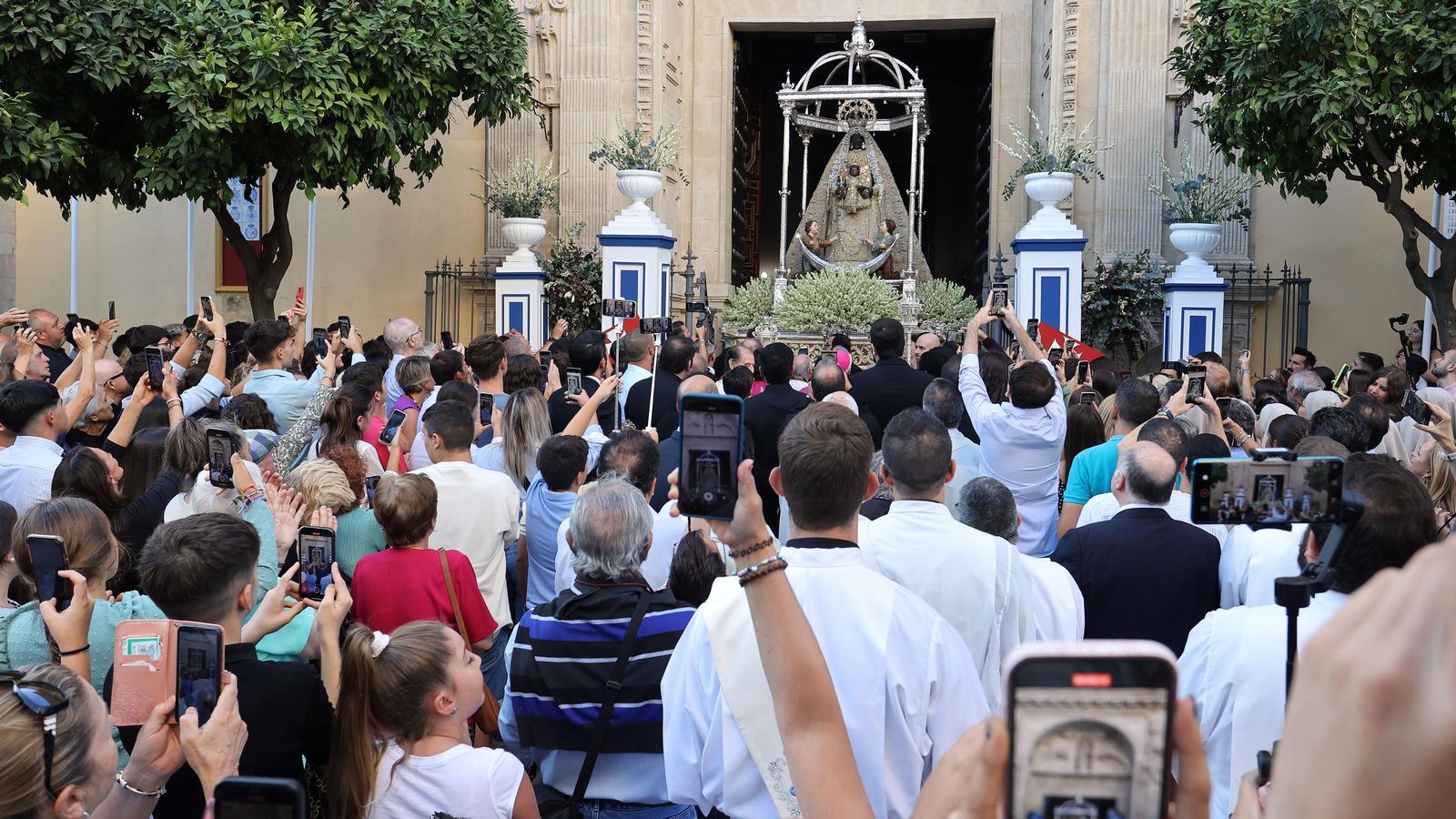La procesión de la Patrona de Jerez en imágenes