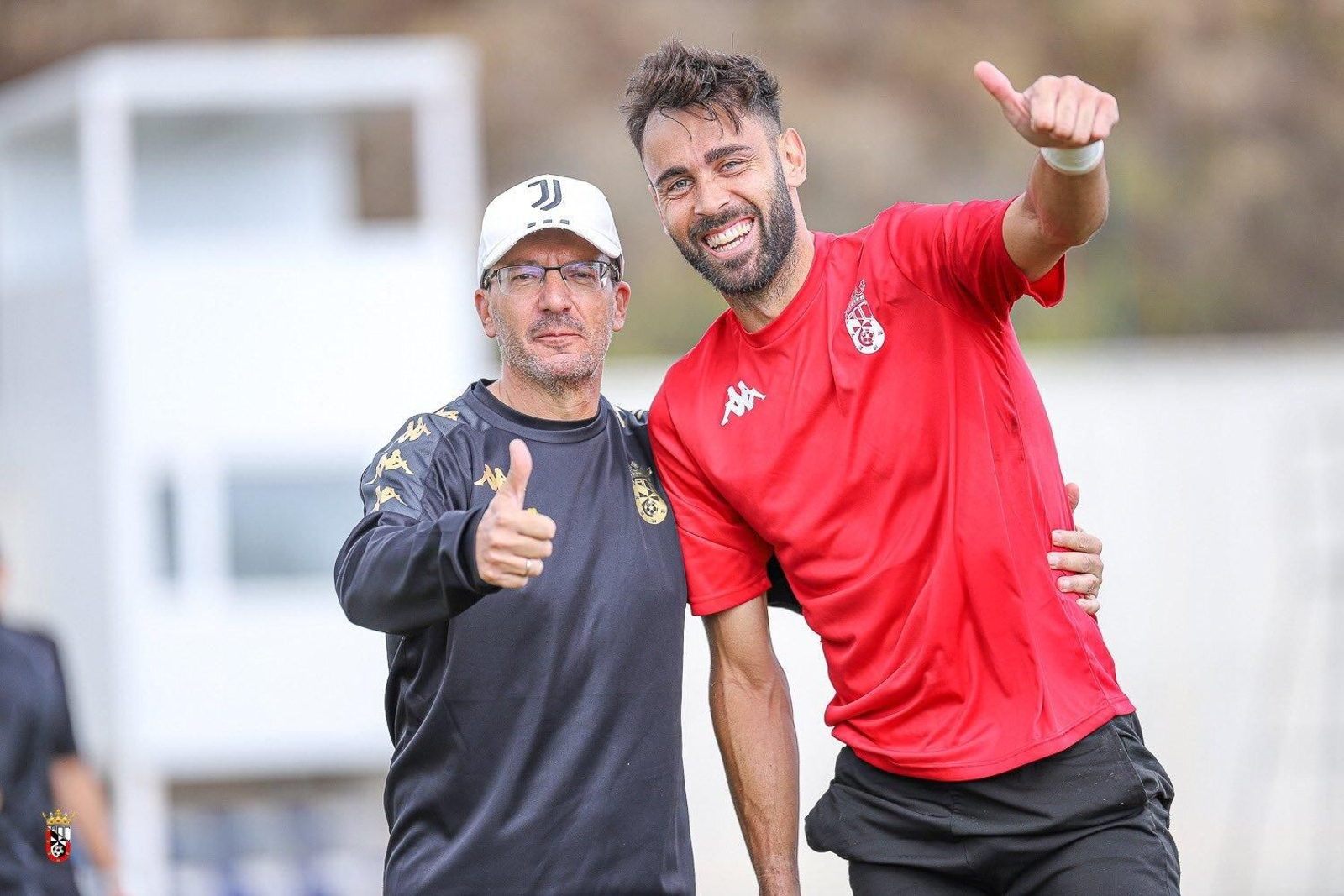 José Juan Romero y el meta Tomás Mejías.