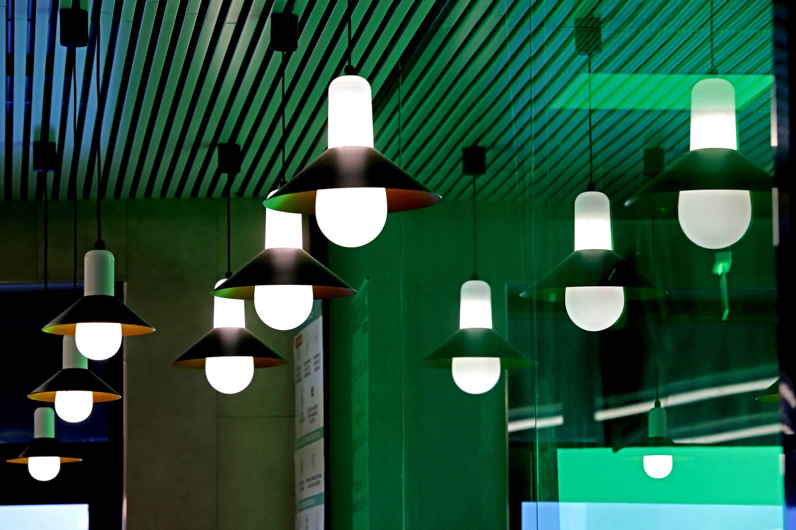 Imágenes de las mejoras del Mercadona de La Palma del Condado para el ahorro energético