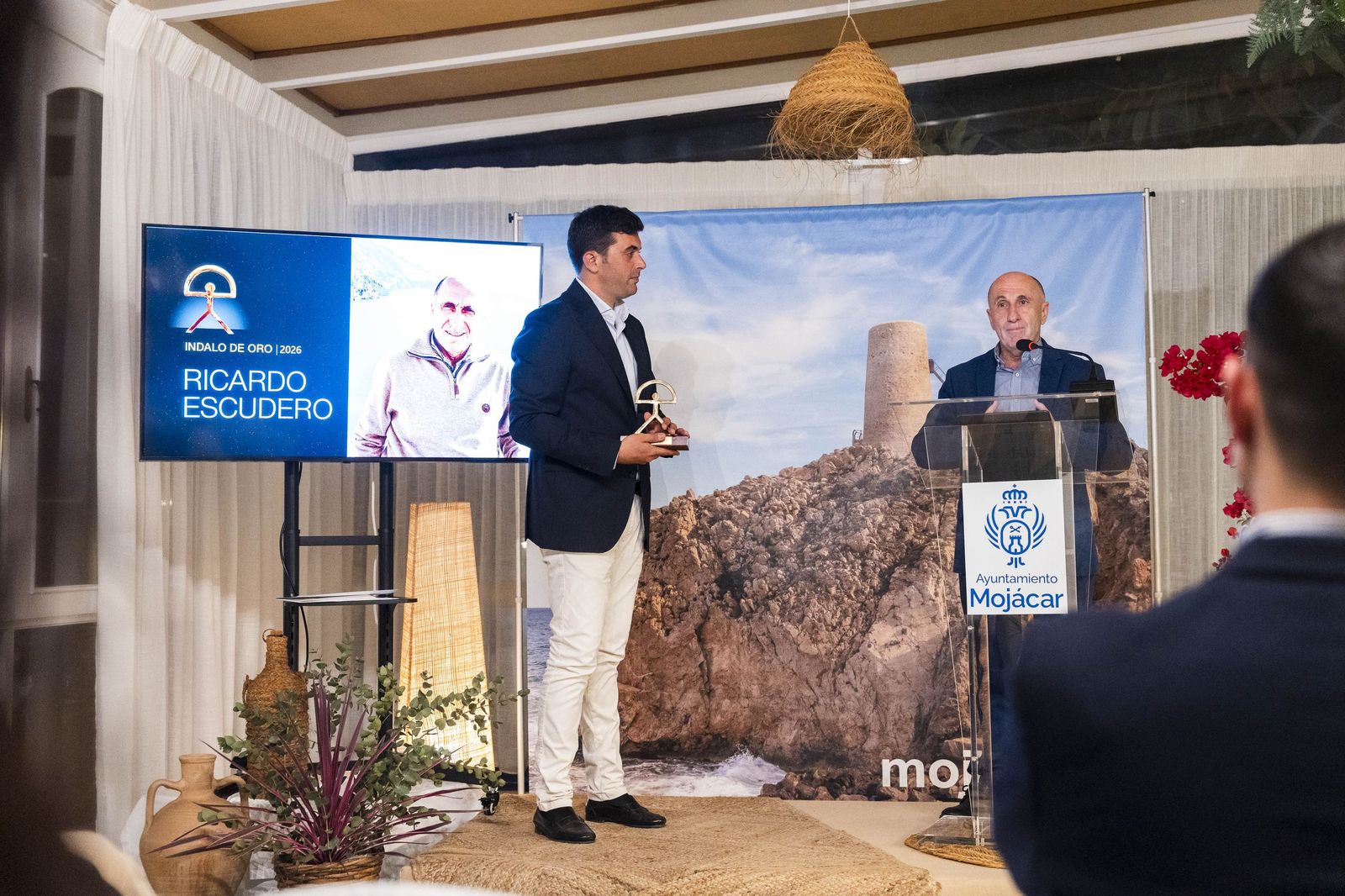 La presentación de 'Mojácar Sostenible' y la entrega del Indalo de Oro a Ricardo Escudero, en imágenes