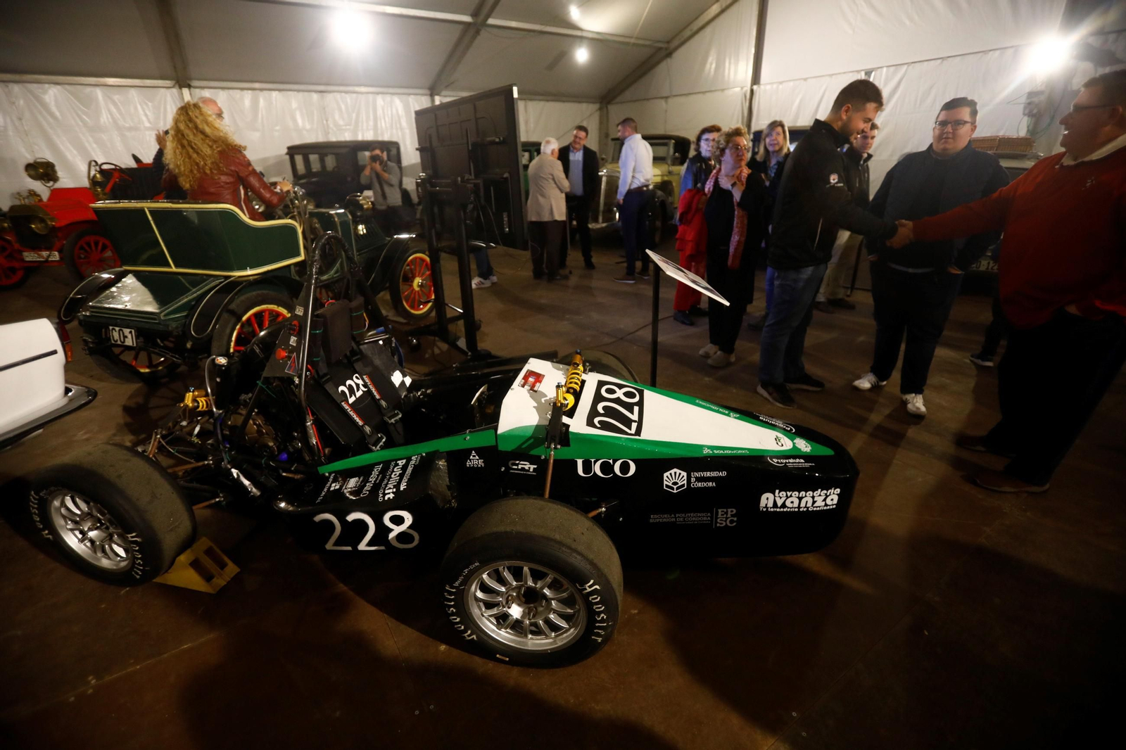 Un paseo en imágenes por la Exposición de la Historia del Automovilismo en Córdoba