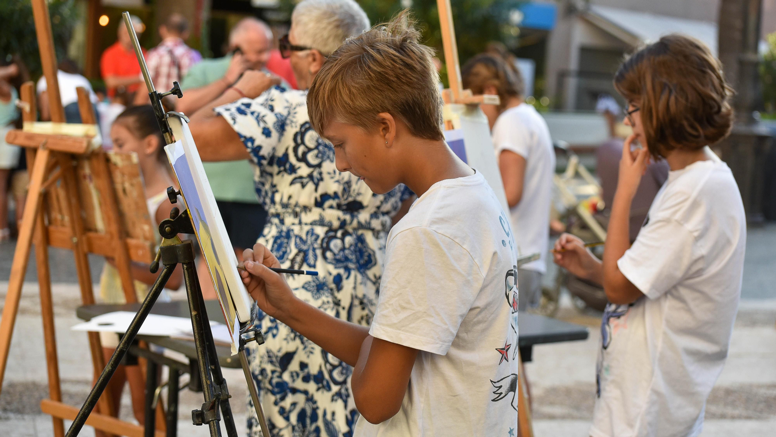 Las fotos del taller de dibujo para niños de la noche en blanco de La Línea