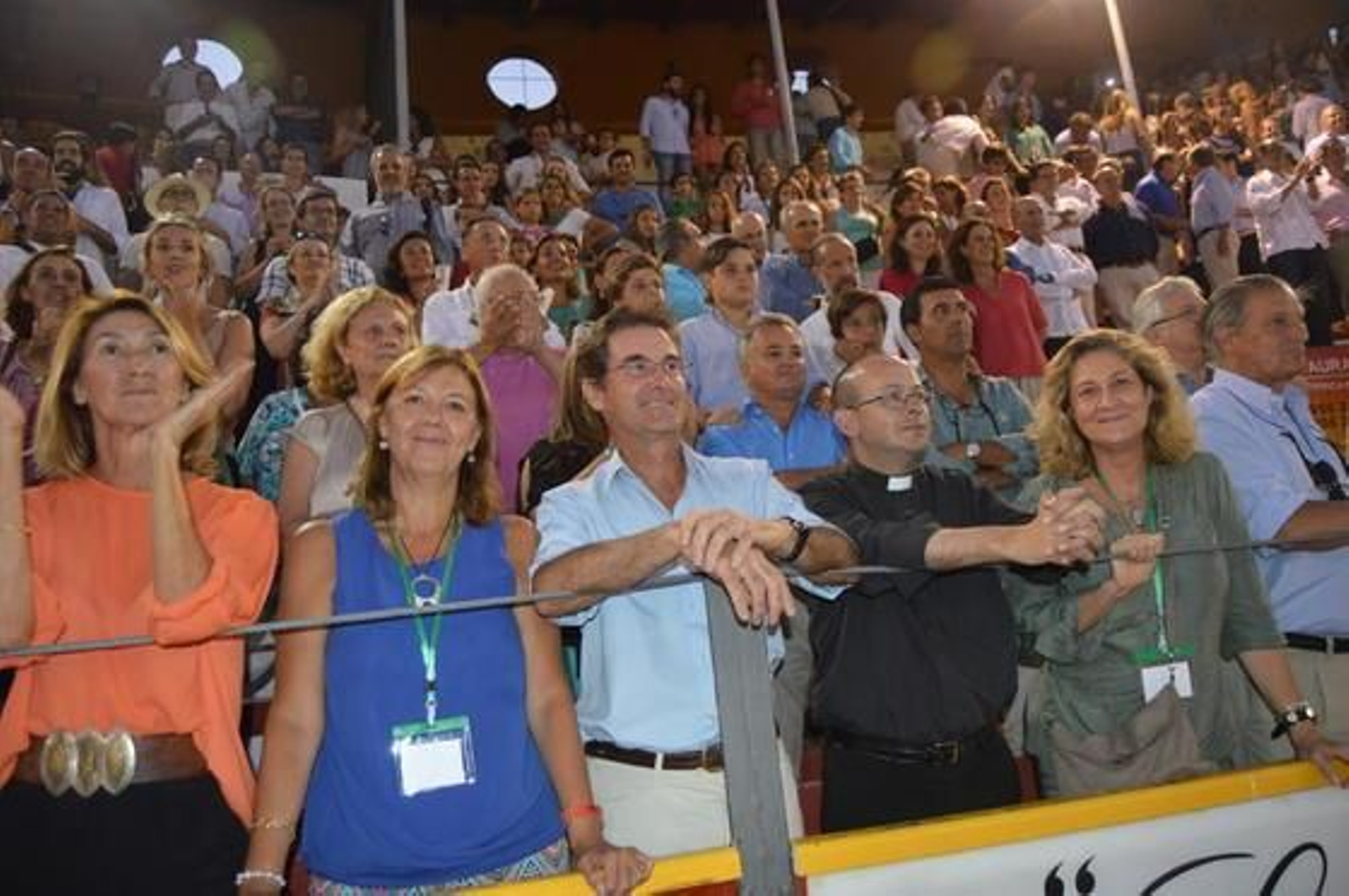 Koki Dávila, Manolo Maestre, padre Gil y Pilar Dávila, durante el festejo taurino.

Foto: Ignacio Casas de Ciria
