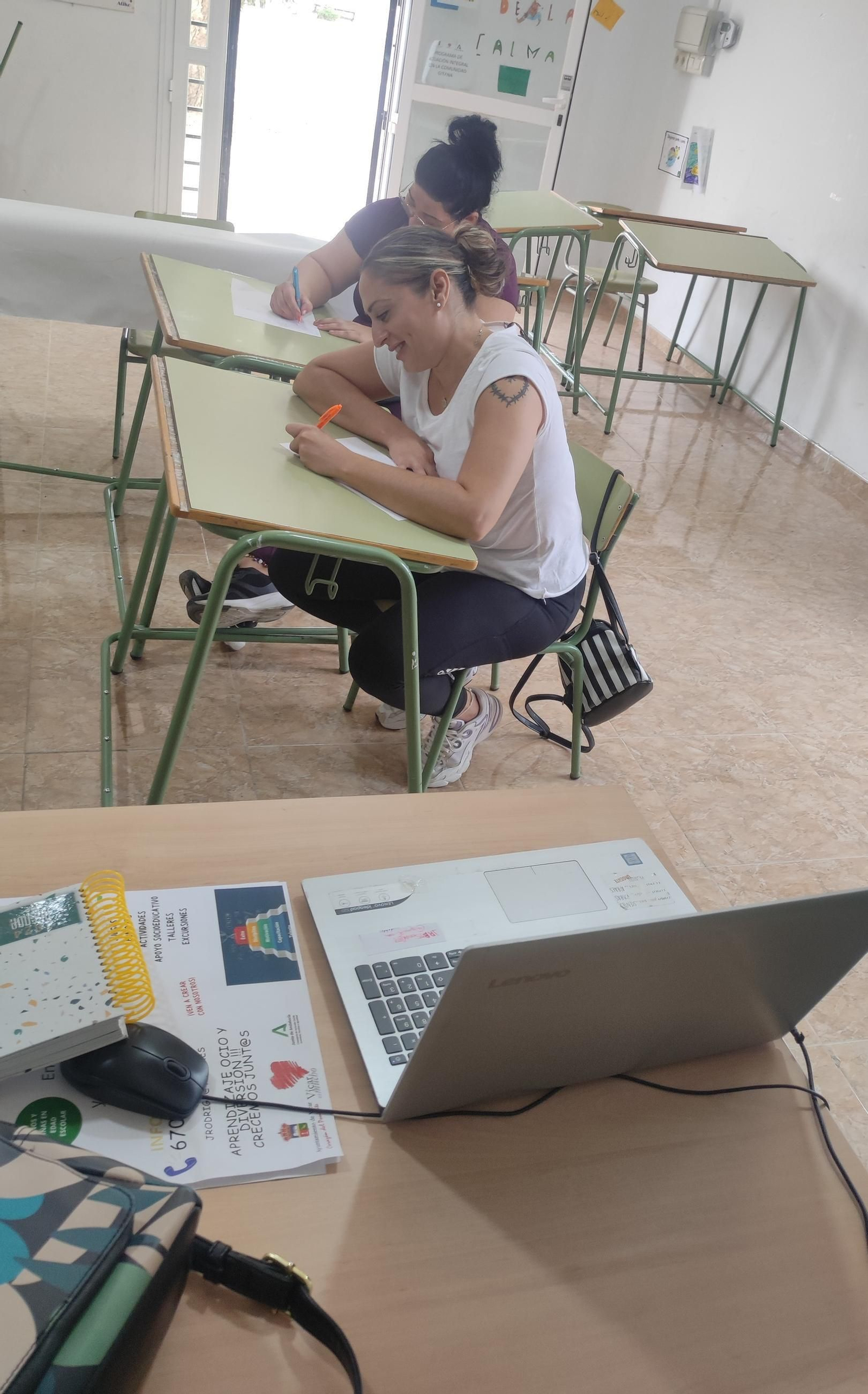 Las cursillistas se instruyen en habilidades sociales