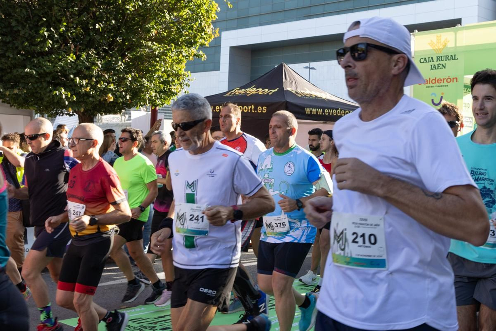 Éxito participativo en la XXVIII Media Maratón 'Ciudad de Jaén', en imágenes