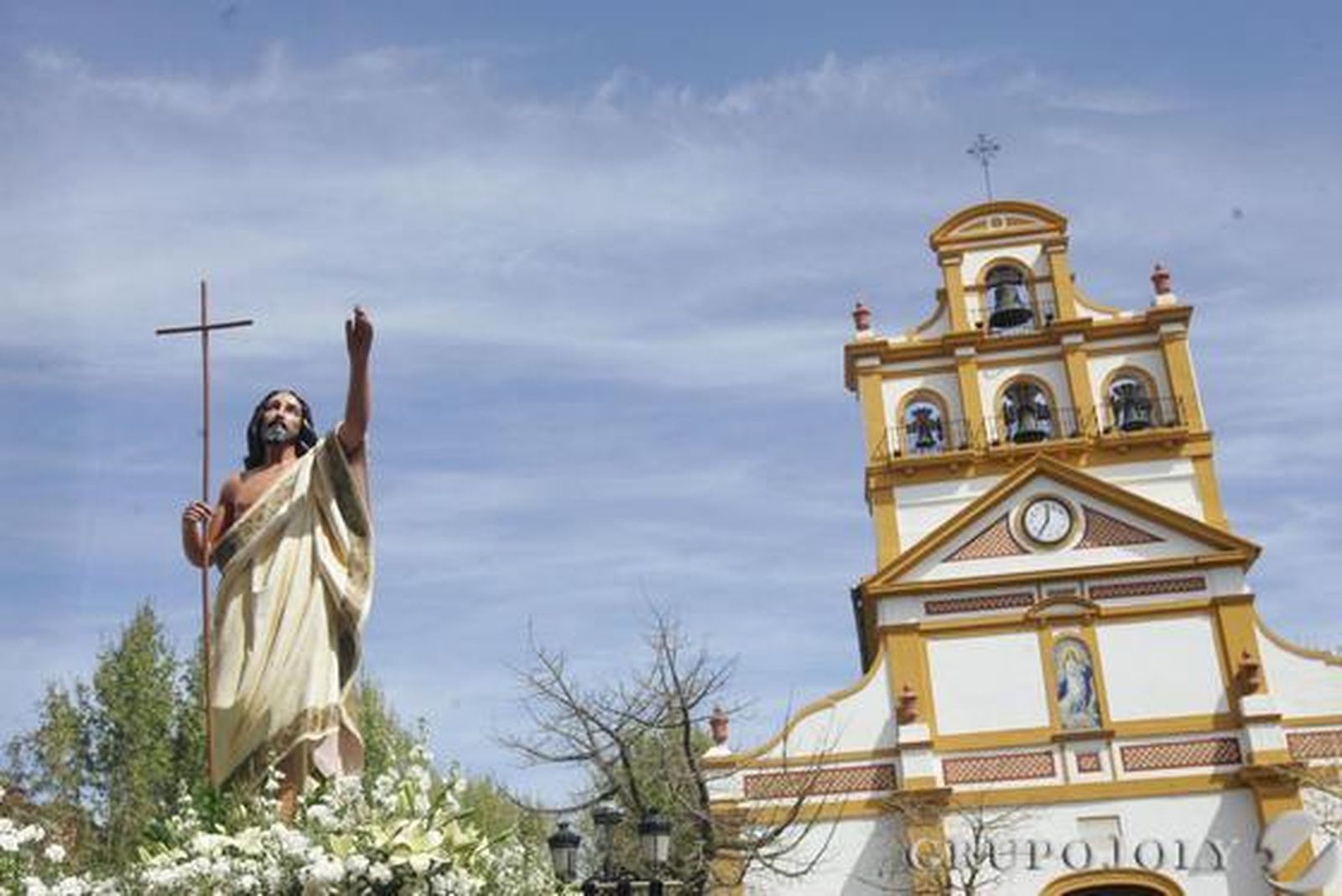 Un espléndido sol recibe a Jesús Resucitado en La Línea

Foto: J.M.Q./Erasmo Fenoy