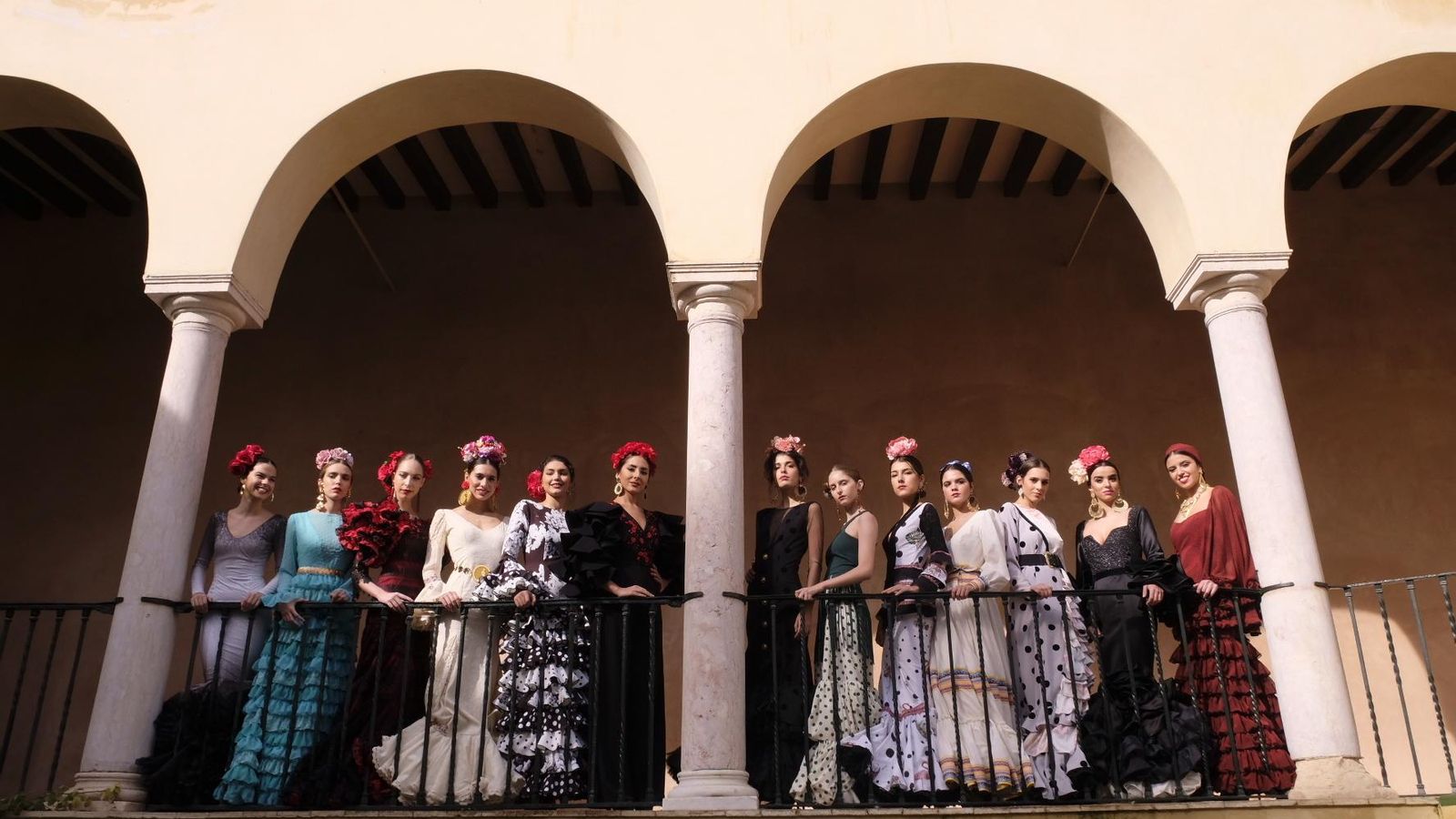 Algunos de los diseños de los participantes de SIMOF durante la presentación de la 25º edición.