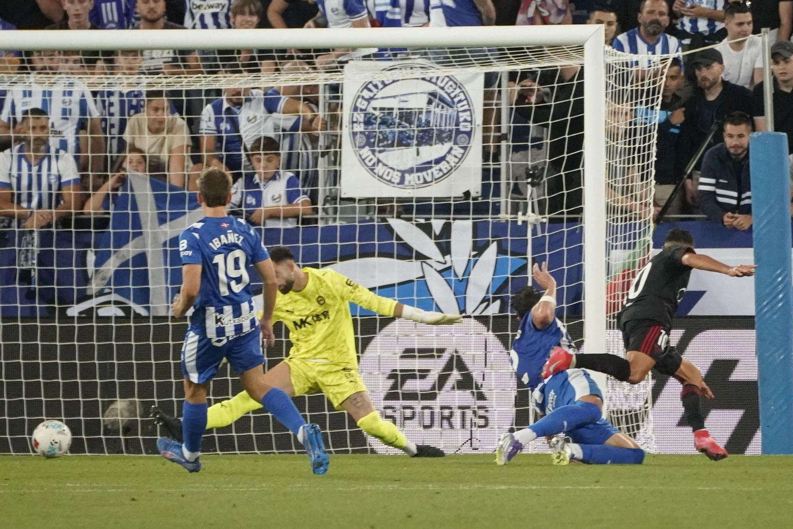 Alexis convierte el 1-2 ante Sivera.