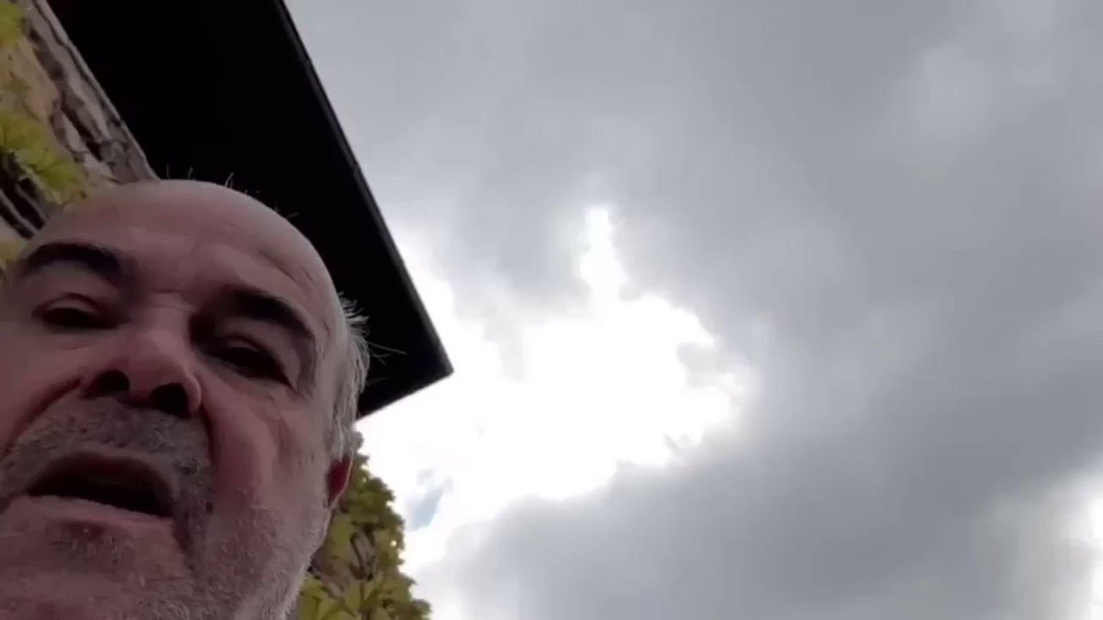 Antonio Resines abre el vídeo 'Con altura'