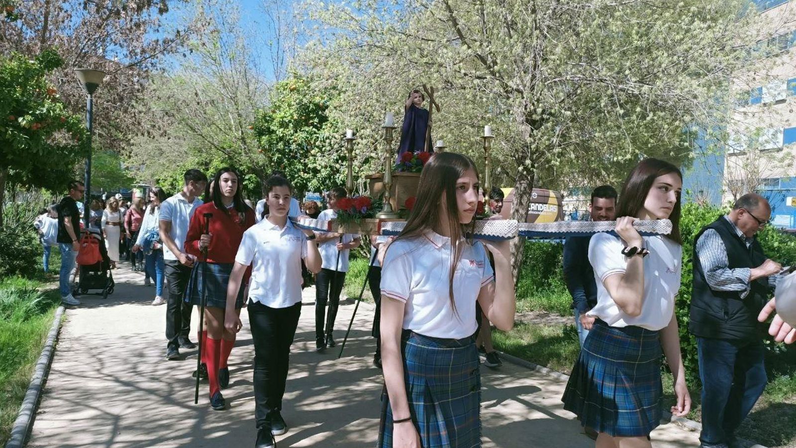 Vía crucis escolar del Colegio Ave María San Isidro